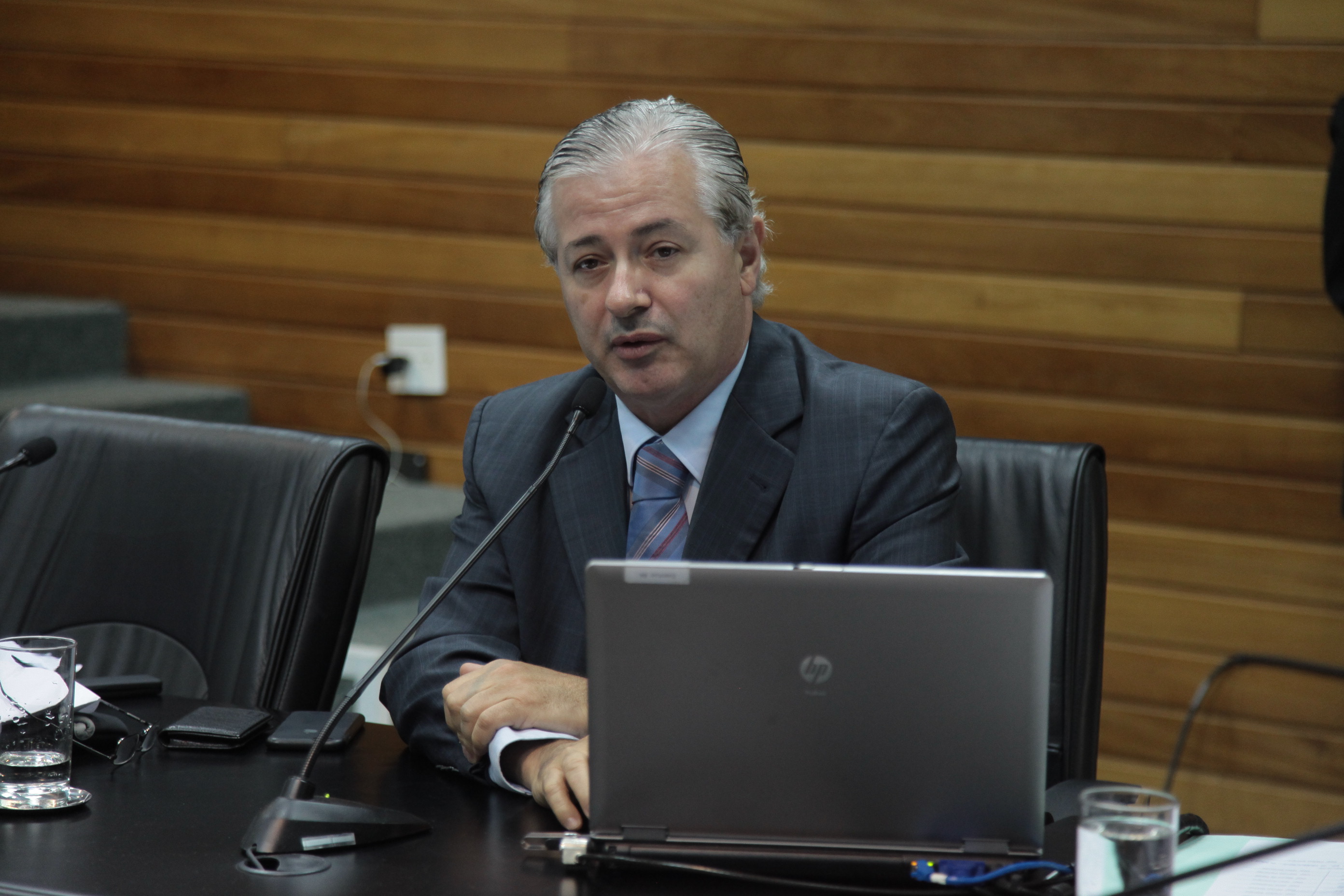Comissão de Economia.