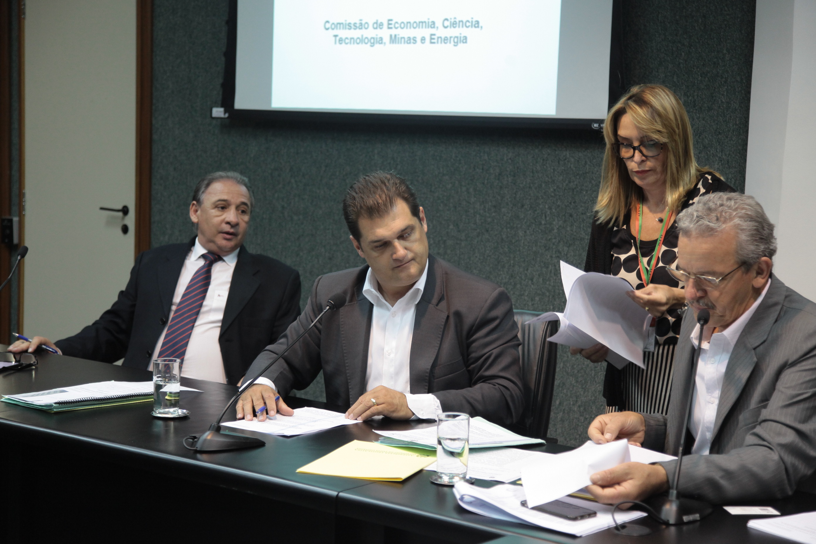 Comissão de Economia.