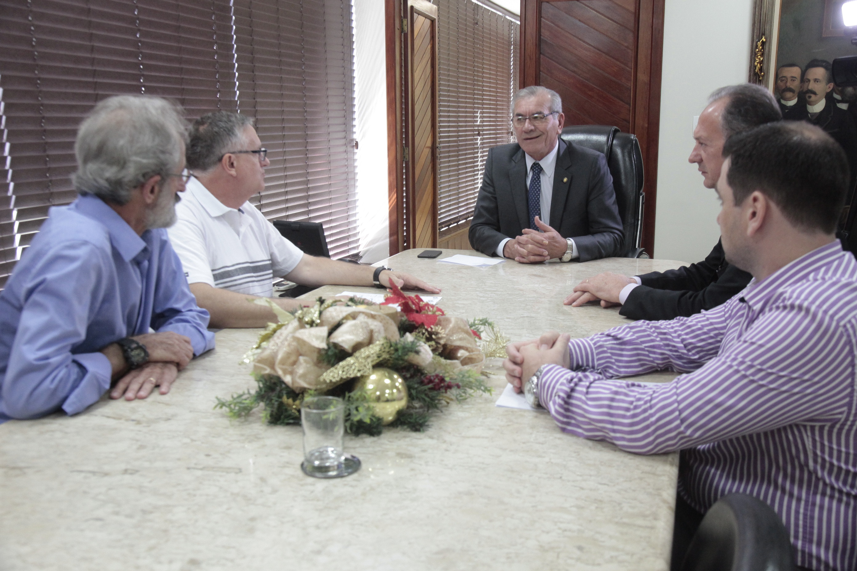 Presidente da Alesc, Deputado Silvio Dreveck, recebe o secretário de estado da Administração, Milton Martini.
