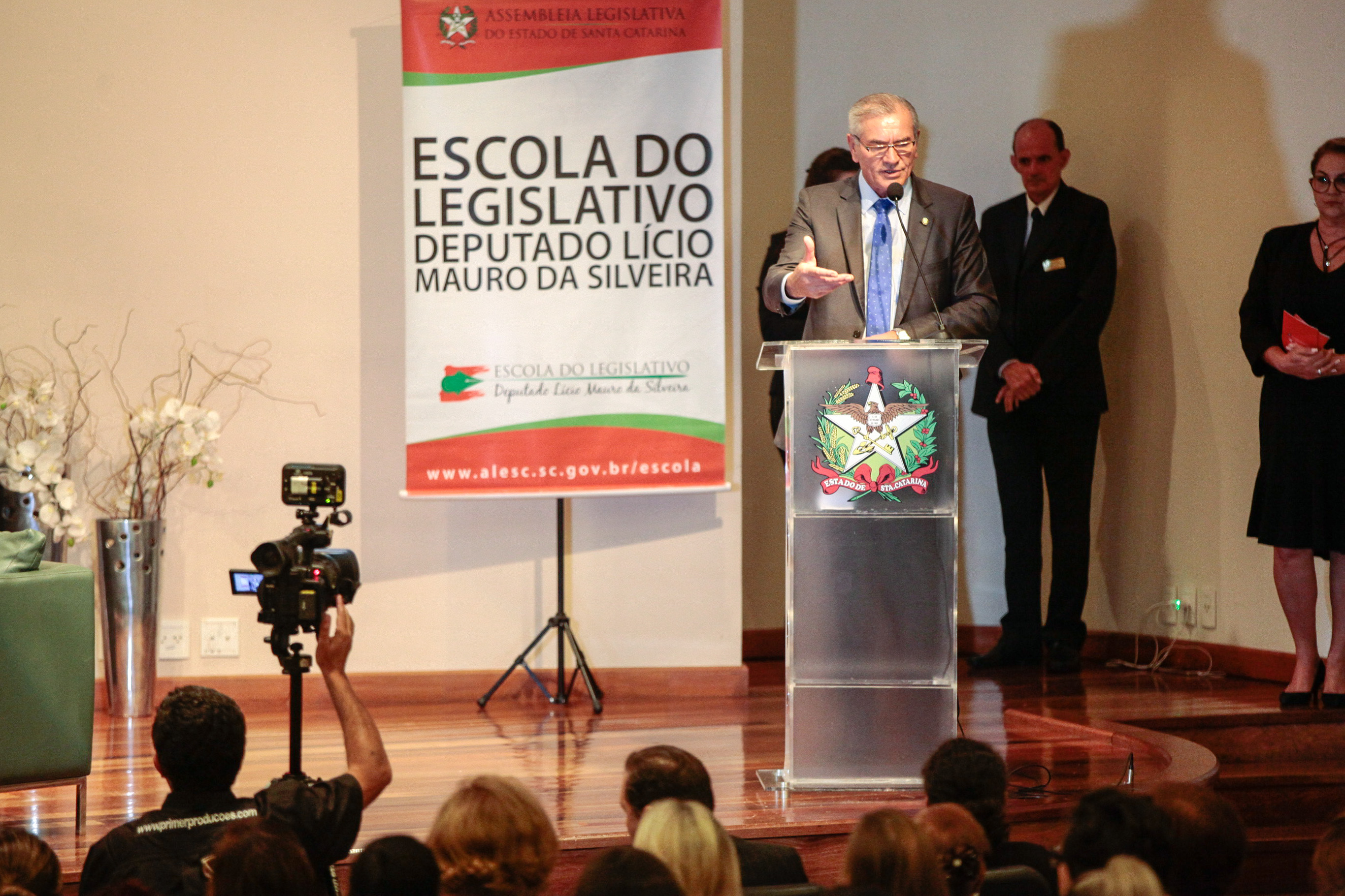 Palestra com Dr. Drauzio Varella e lançamento de campanha Câncer, Você Não Está Sozinho Nessa Luta.