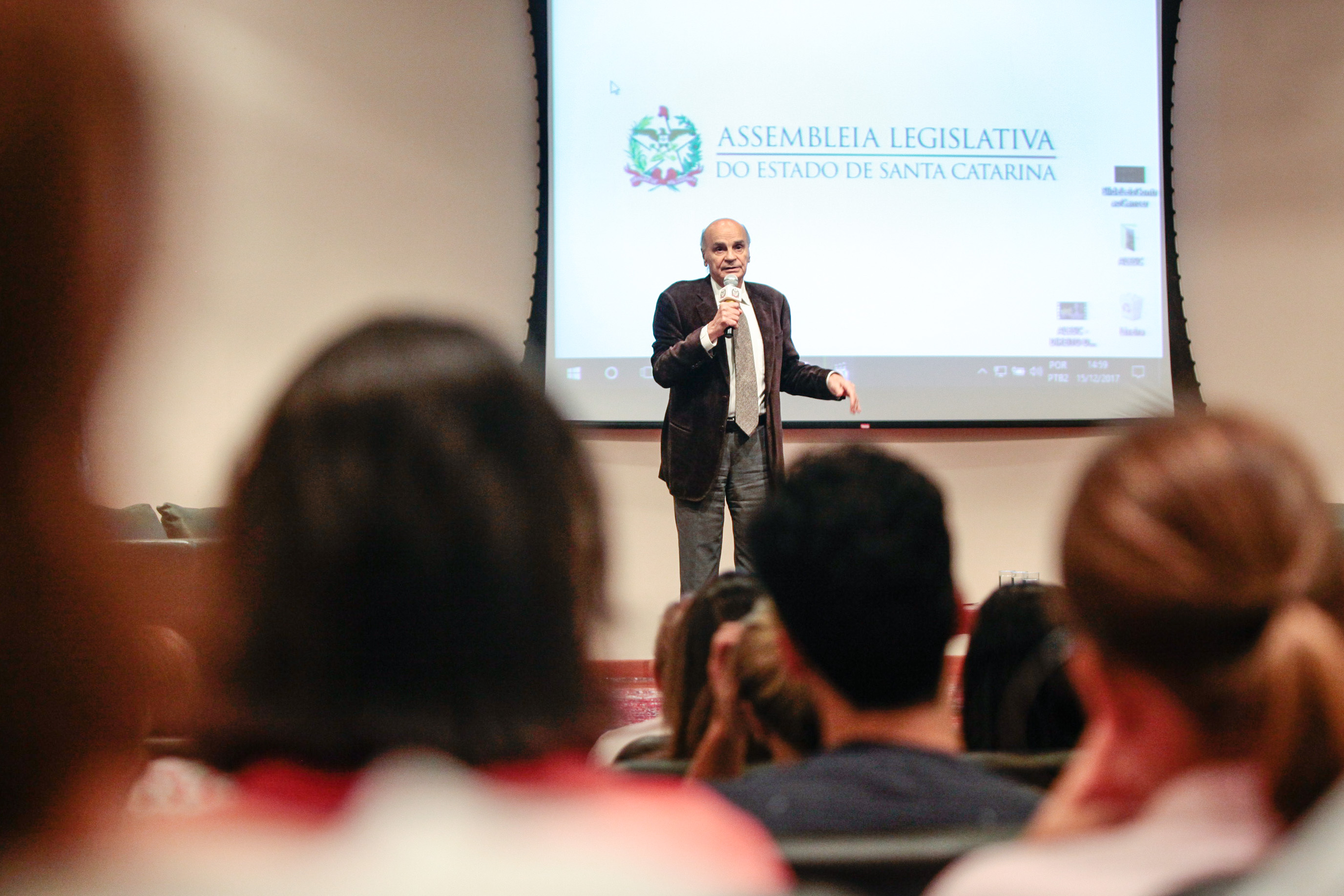 Palestra com Dr. Drauzio Varella e lançamento de campanha Câncer, Você Não Está Sozinho Nessa Luta.