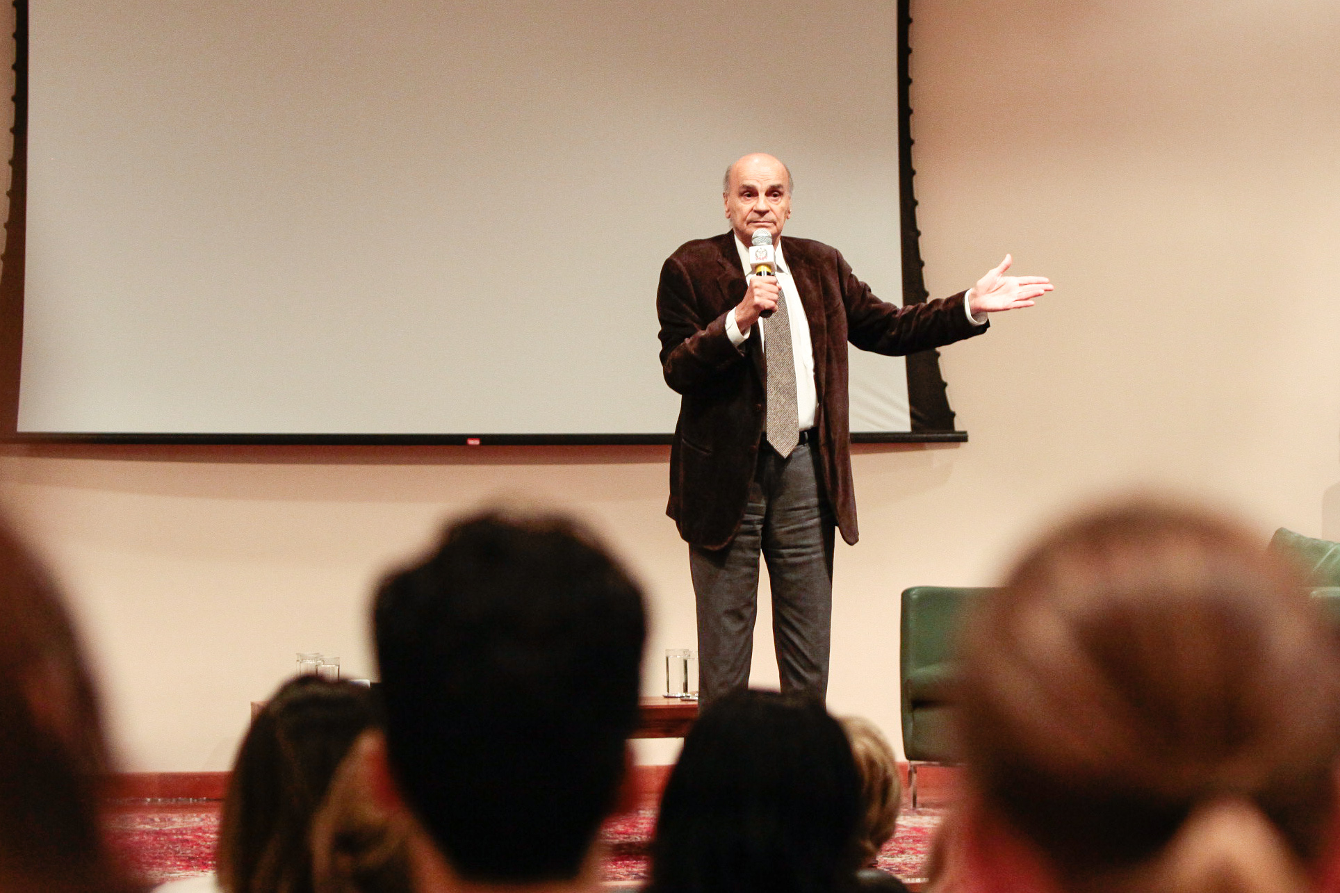 Palestra com Dr. Drauzio Varella e lançamento de campanha Câncer, Você Não Está Sozinho Nessa Luta.