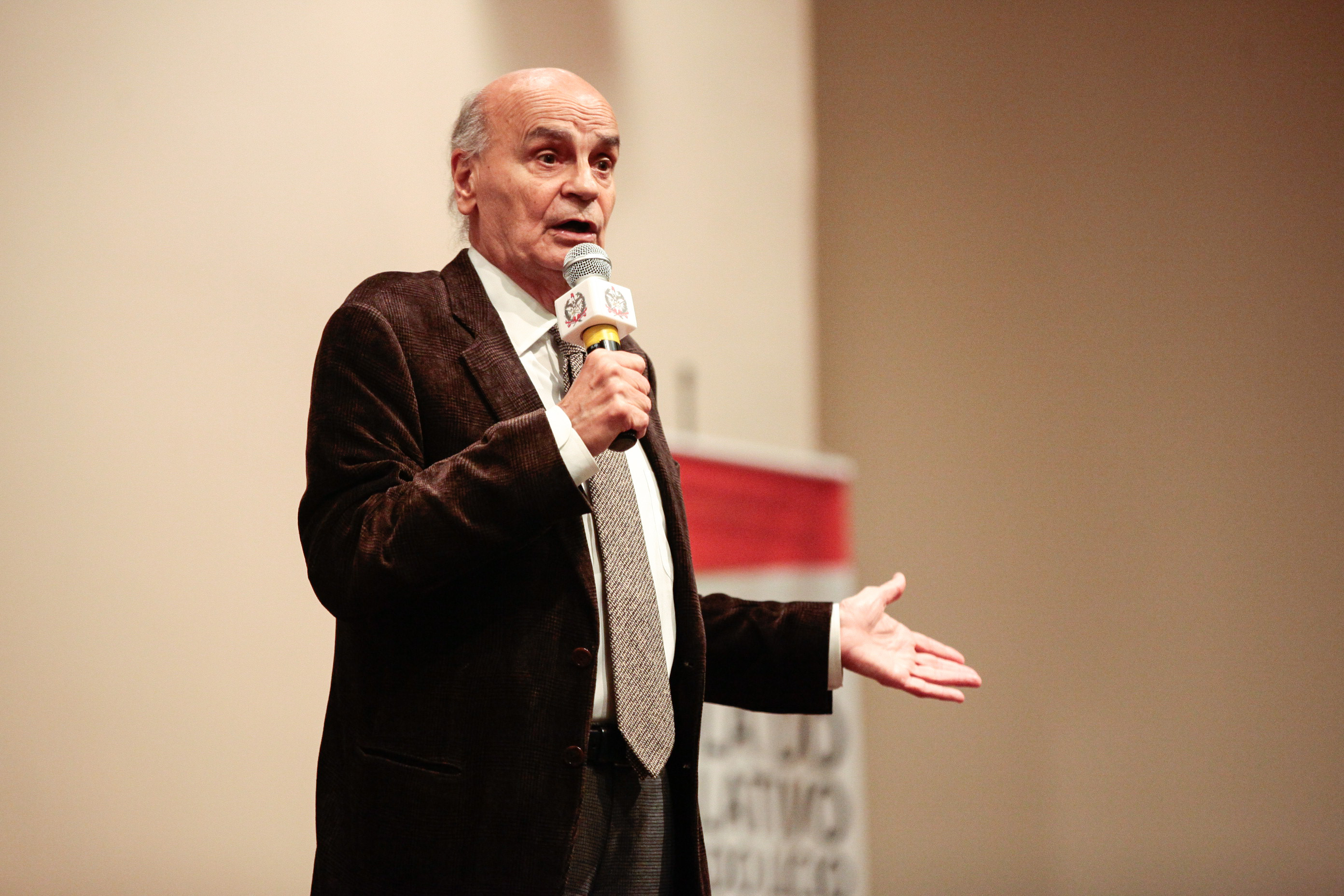 Palestra com Dr. Drauzio Varella e lançamento de campanha Câncer, Você Não Está Sozinho Nessa Luta.