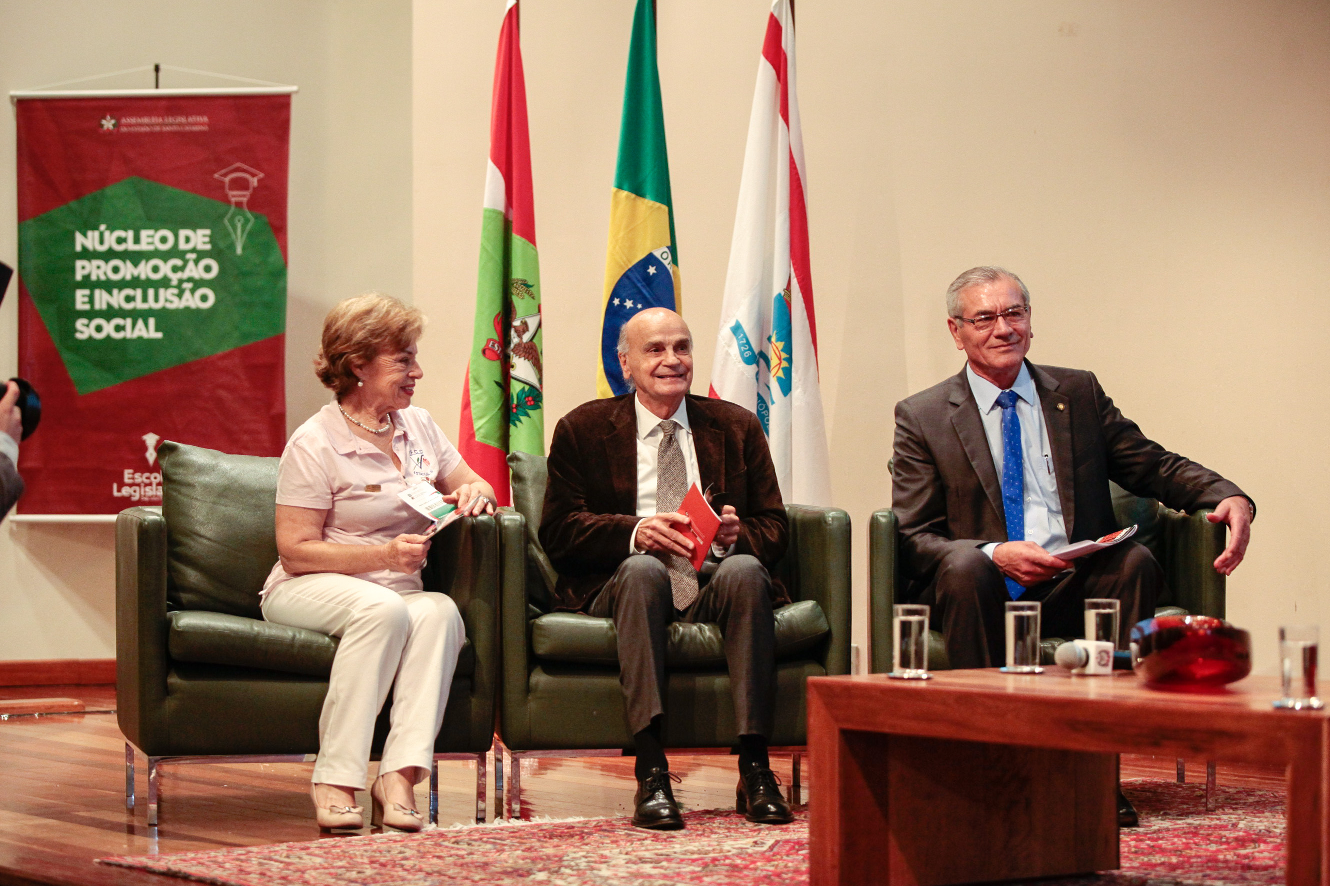 Palestra com Dr. Drauzio Varella e lançamento de campanha Câncer, Você Não Está Sozinho Nessa Luta.
