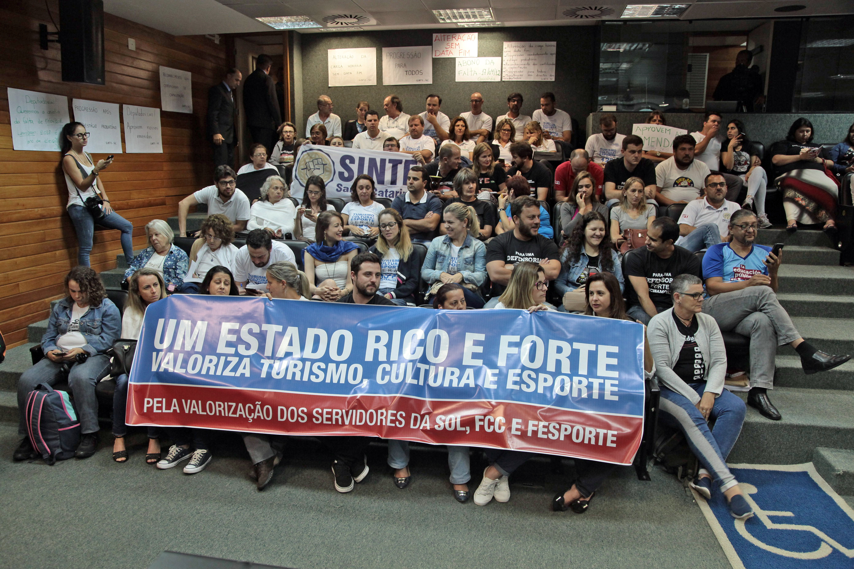 Reunião Extraordinária da Comissão de Finanças.