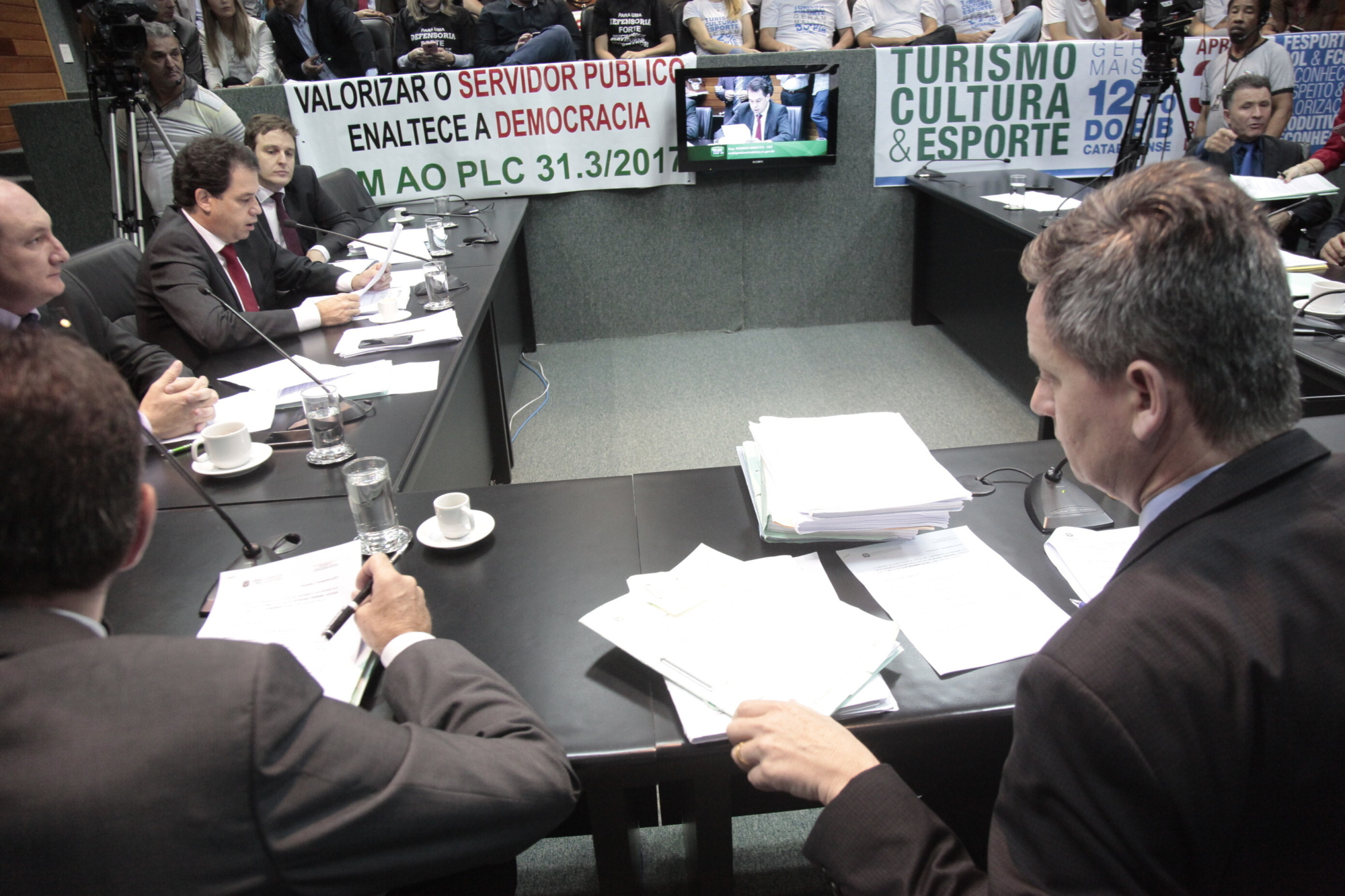 CCJ aprova criação do Sistema Estadual de Cultura e gratificação para delegados