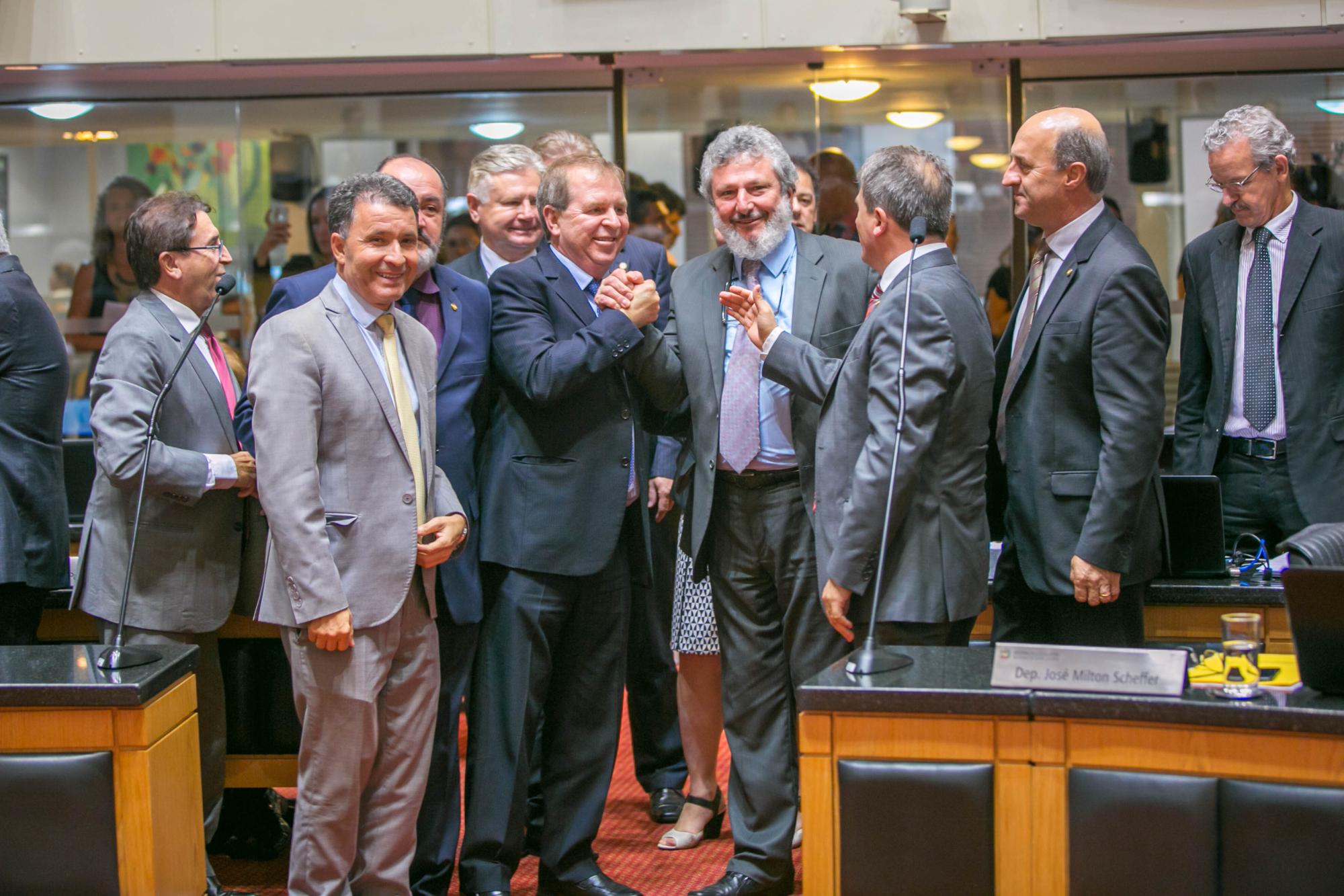 Assembleia Legislativa acaba com a aposentadoria vitalícia dos ex-governadores