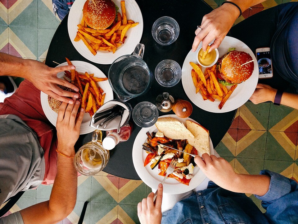 Deputados aprovam controle individual de consumo em restaurantes