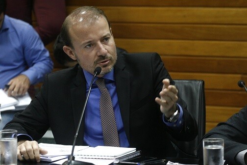 Já é lei proposta do deputado Gabriel Ribeiro que obriga transmissão ao vivo das licitações