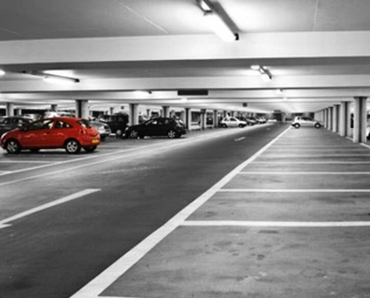 Estacionamentos deverão informar sobre carros em situação irregular