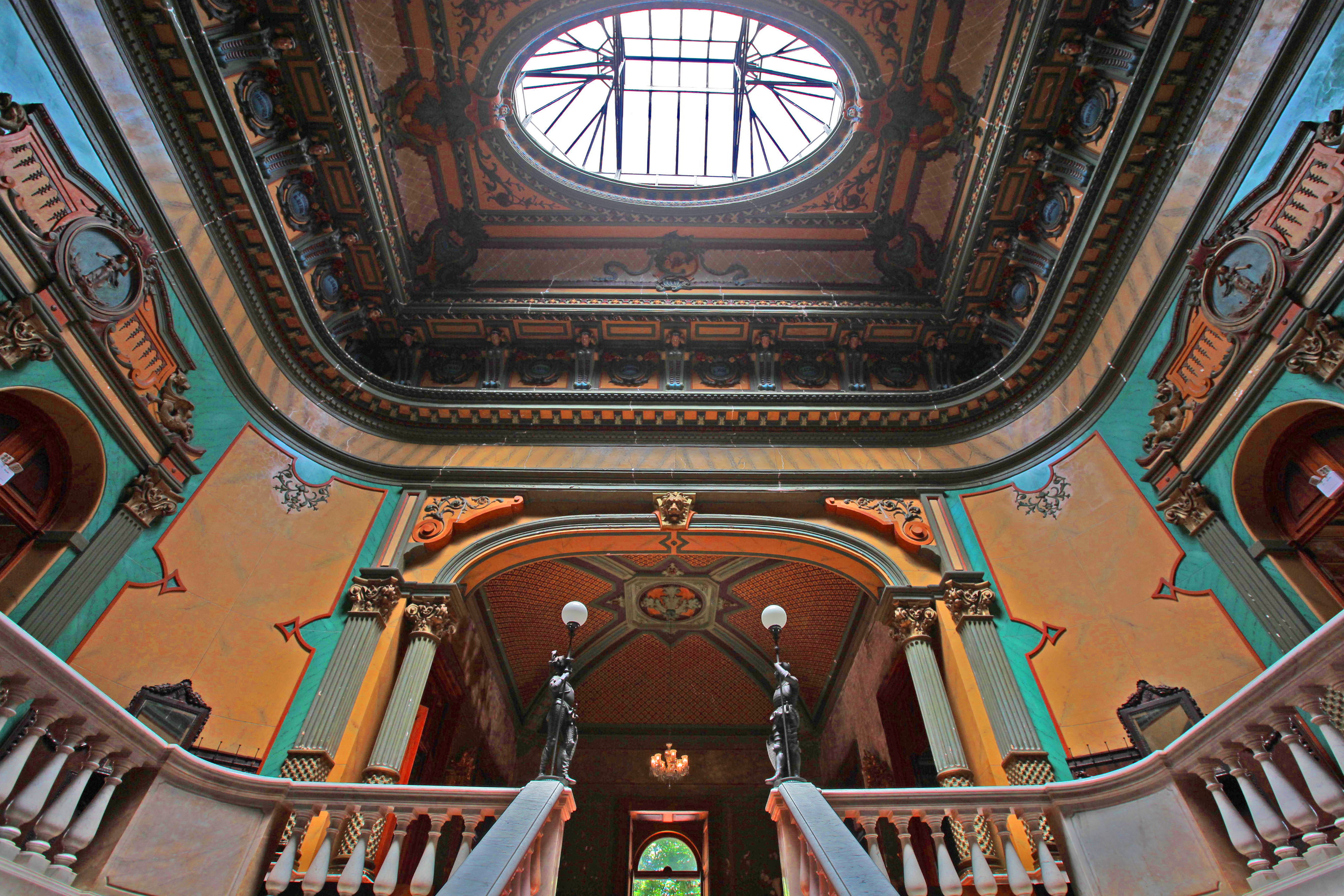 Aplicativo Tour Virtual no Palácio Cruz e Souza.
