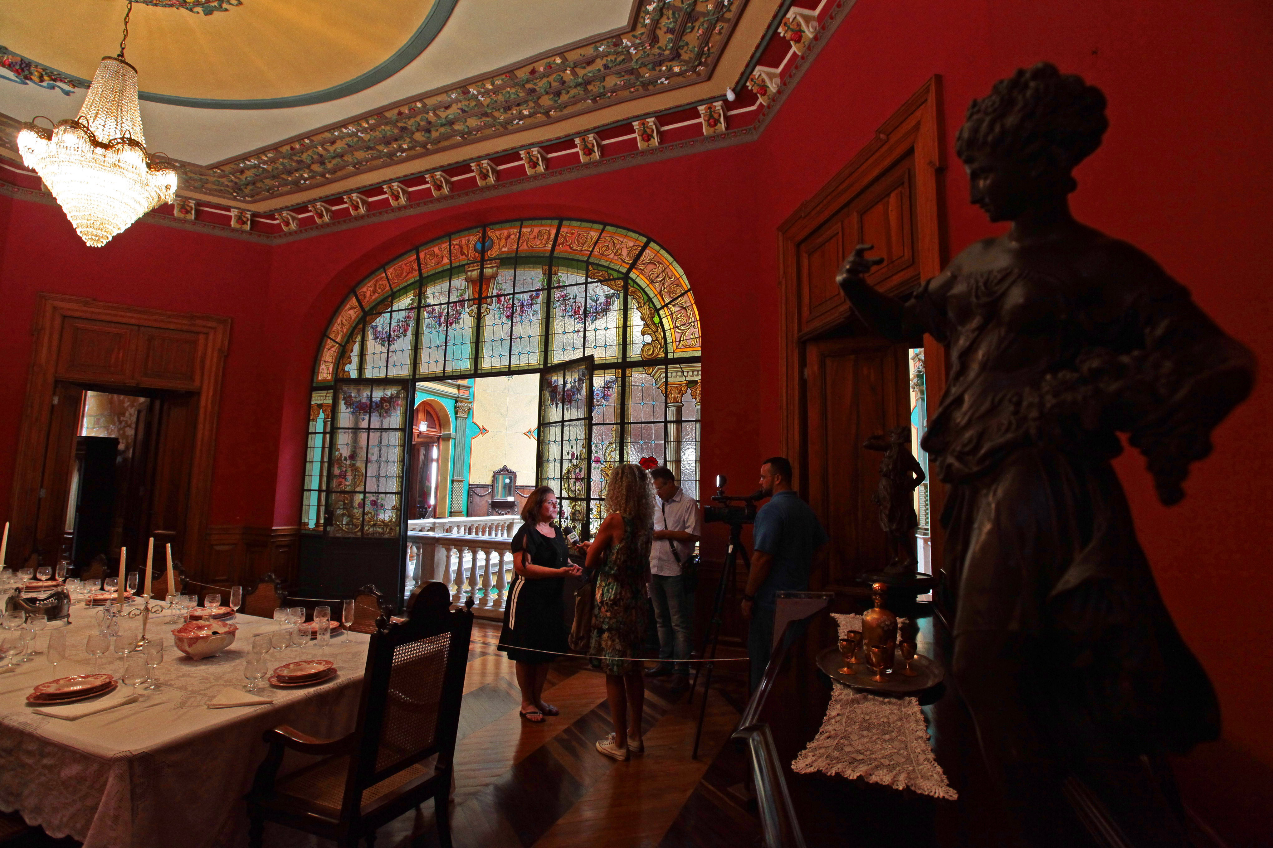 Aplicativo Tour Virtual no Palácio Cruz e Souza.