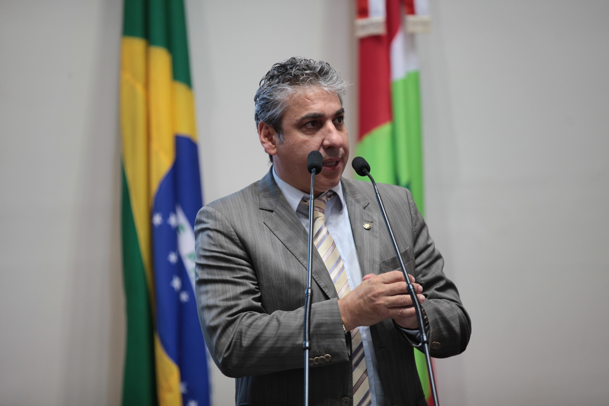 Pronunciamentos dos deputados na sessão desta quarta (14)