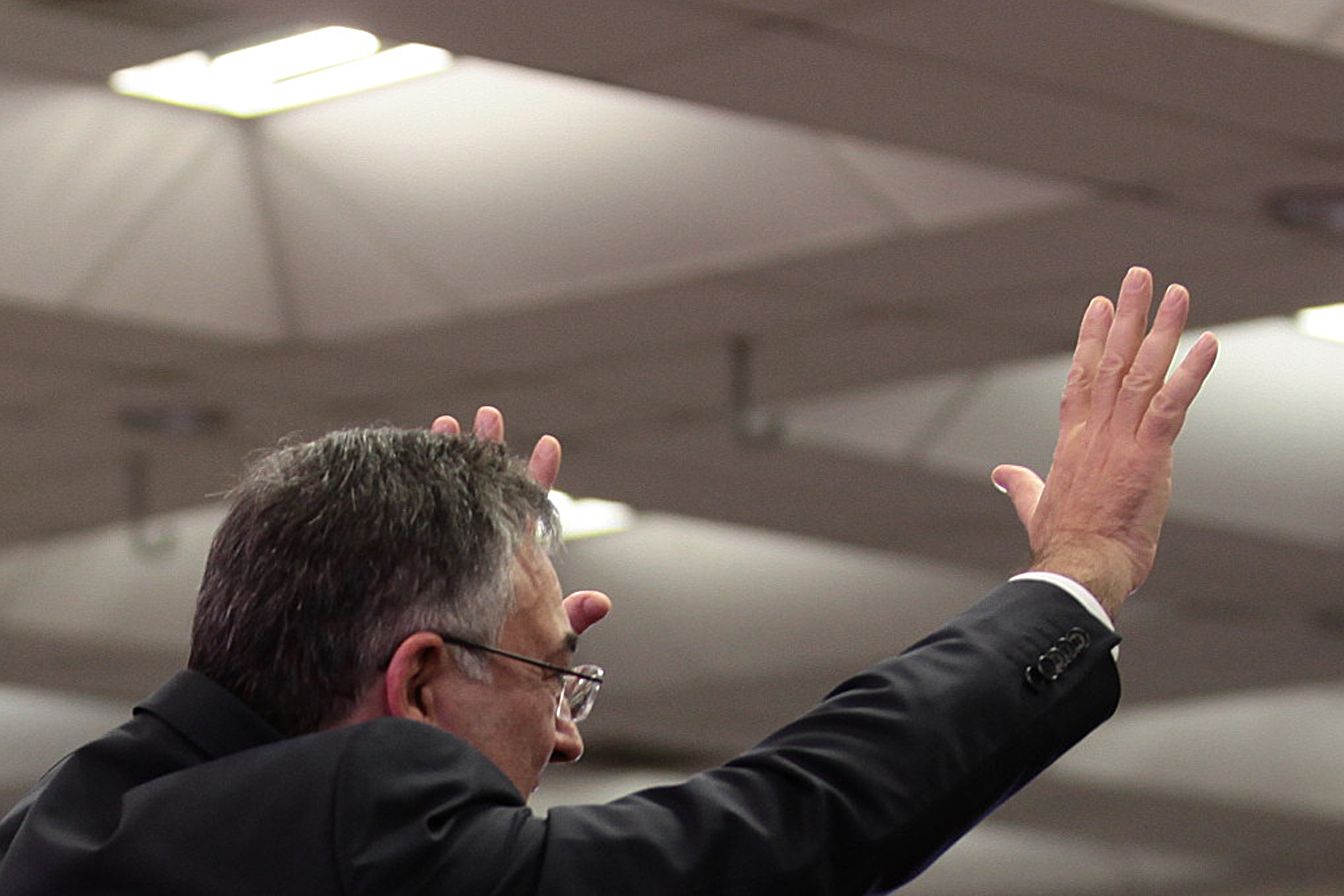 Raimundo Colombo licencia-se e Pinho Moreira Assume Governo.