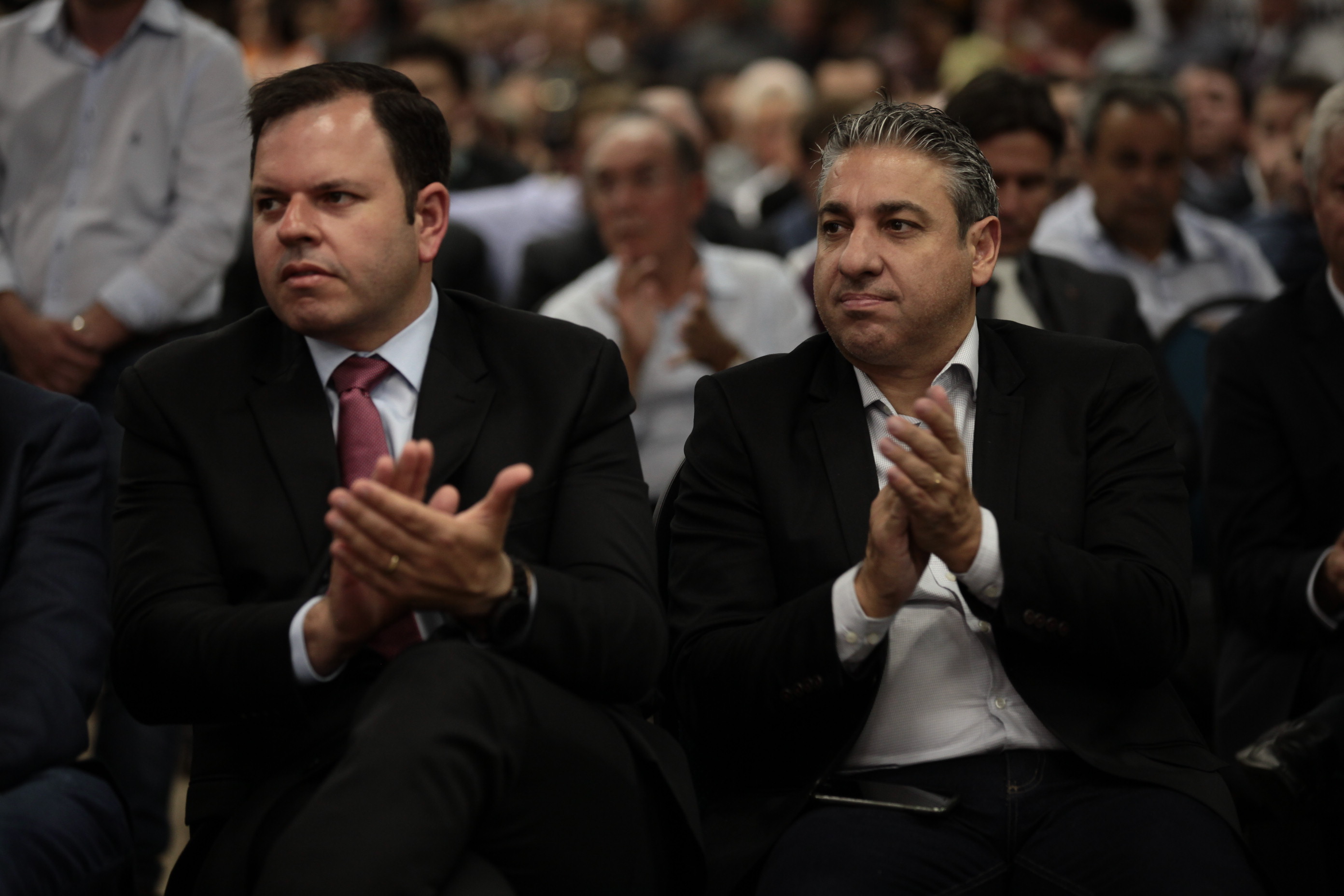 Raimundo Colombo licencia-se e Pinho Moreira Assume Governo.