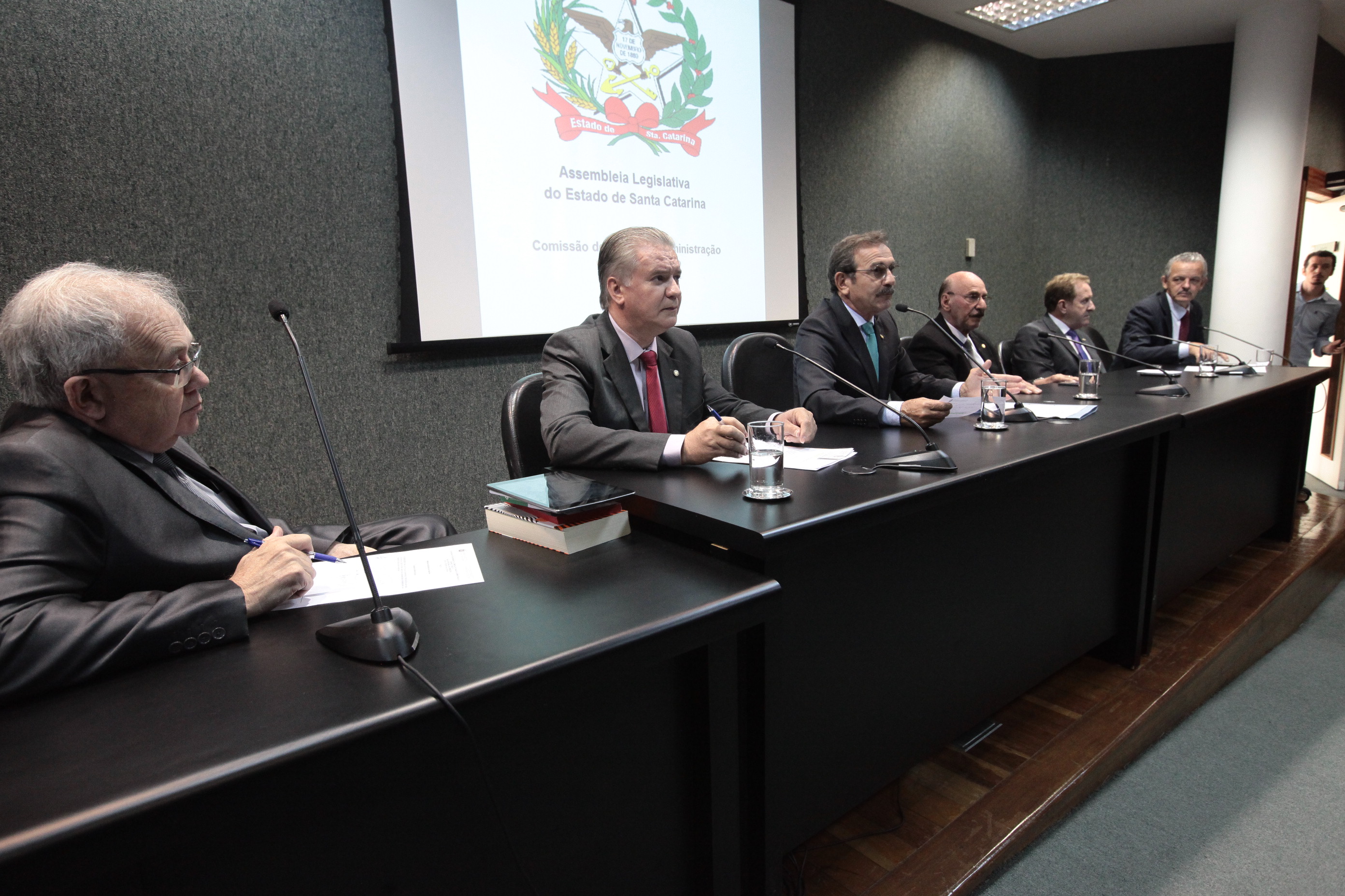 Comissão de Trabalho, Administração e Serviço Público.