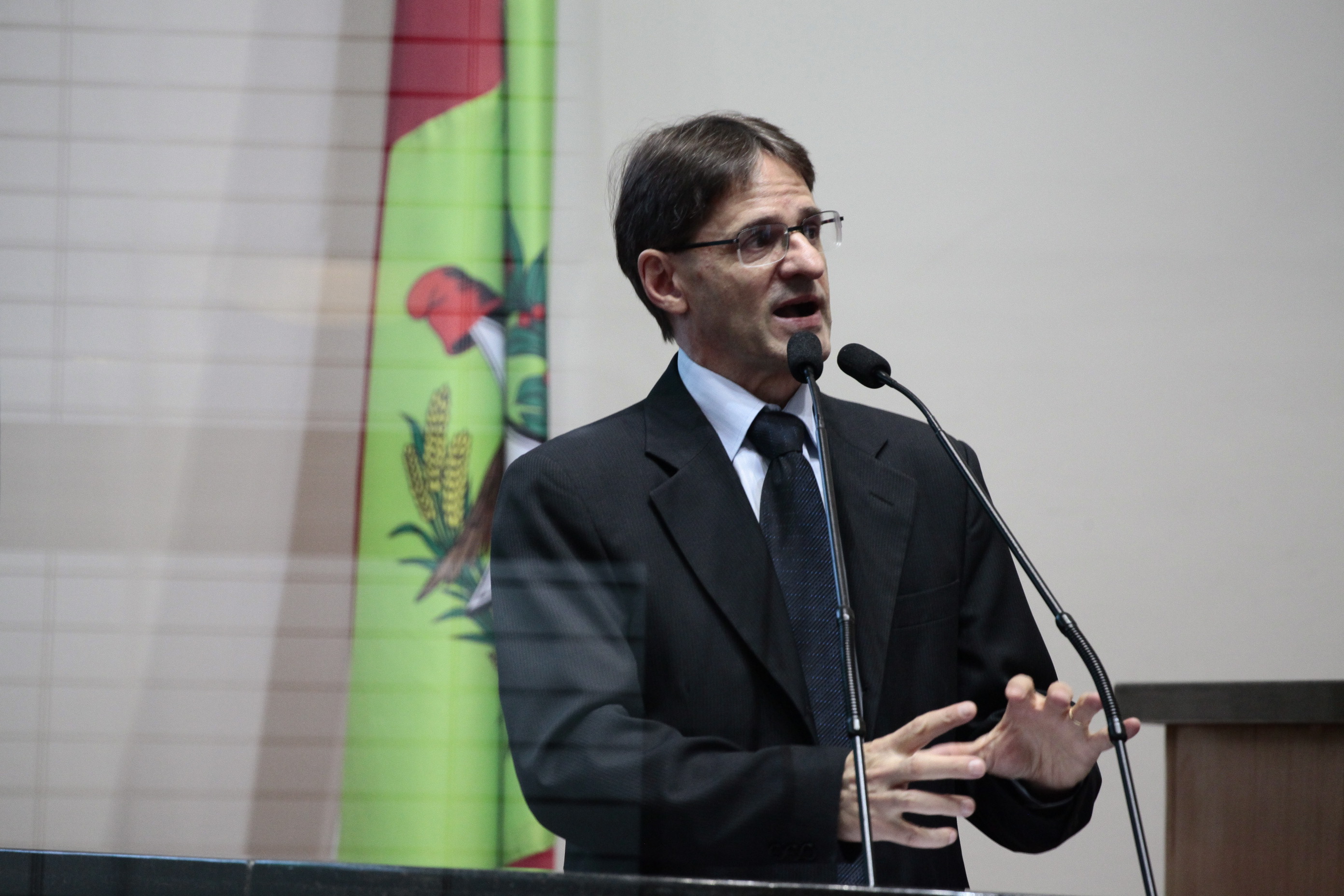 Deputado Neodi Saretta (PT). Sessão Ordinária.