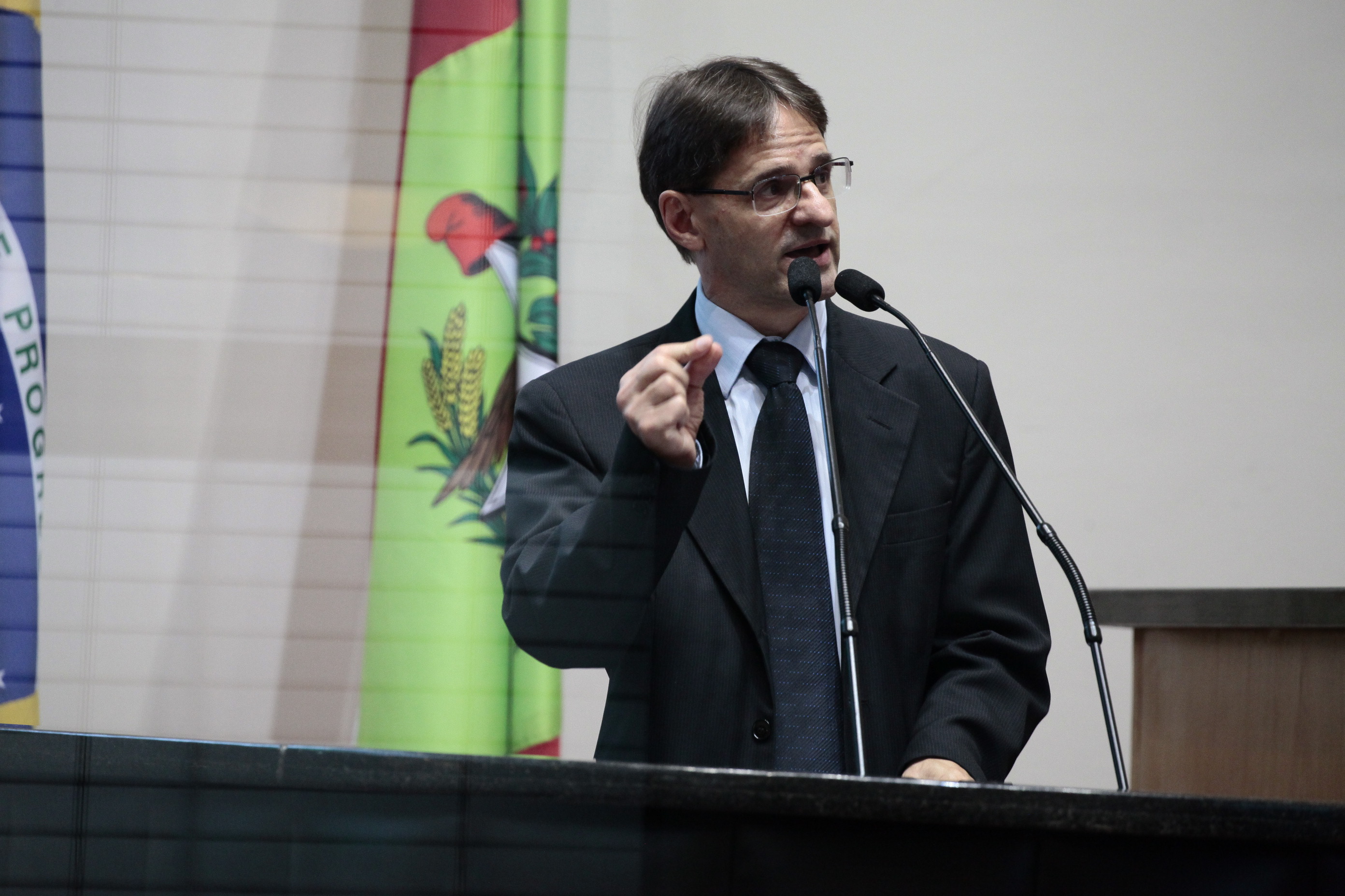 Deputado Neodi Saretta (PT). Sessão Ordinária.