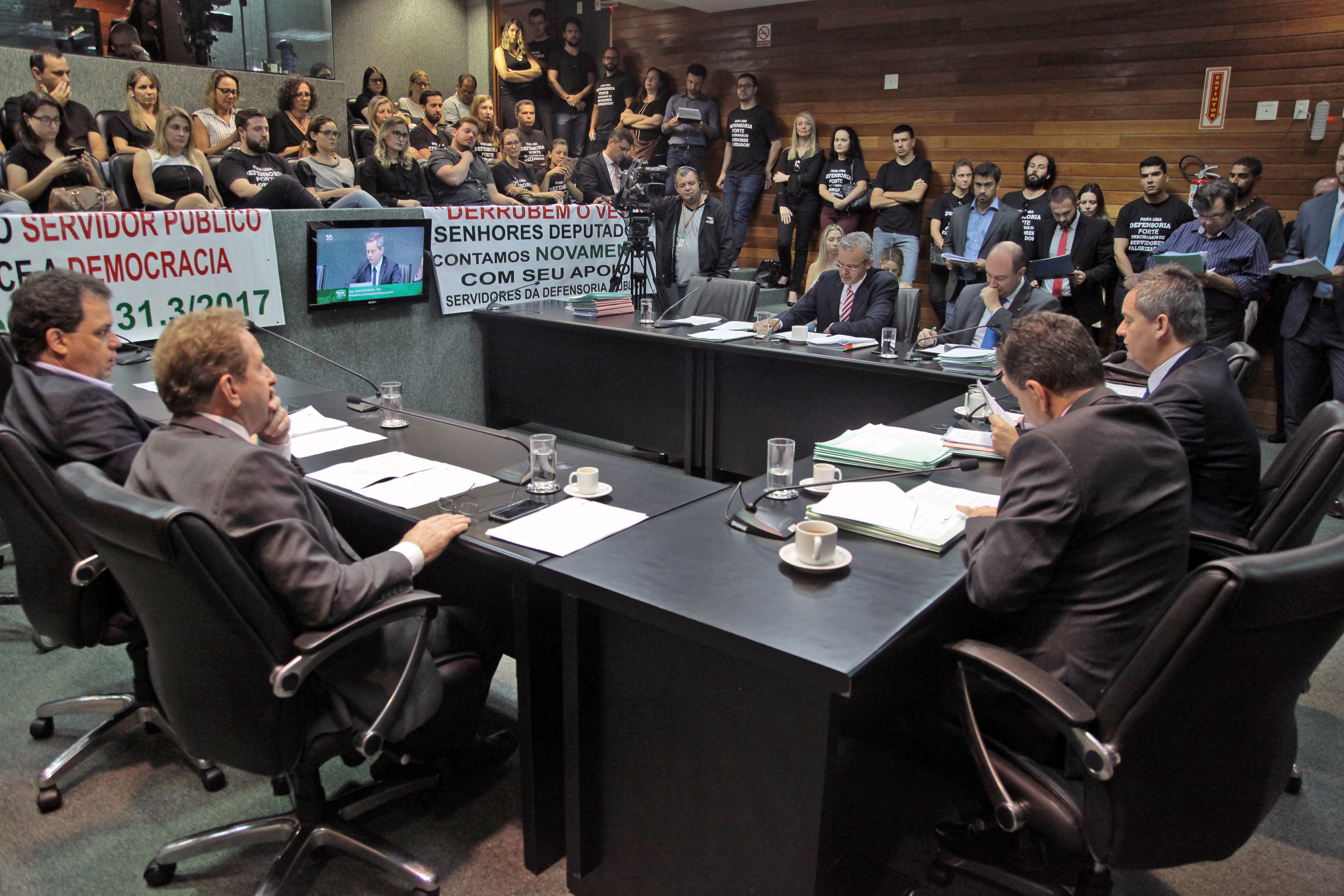 Comissão de Constituição e Justiça.