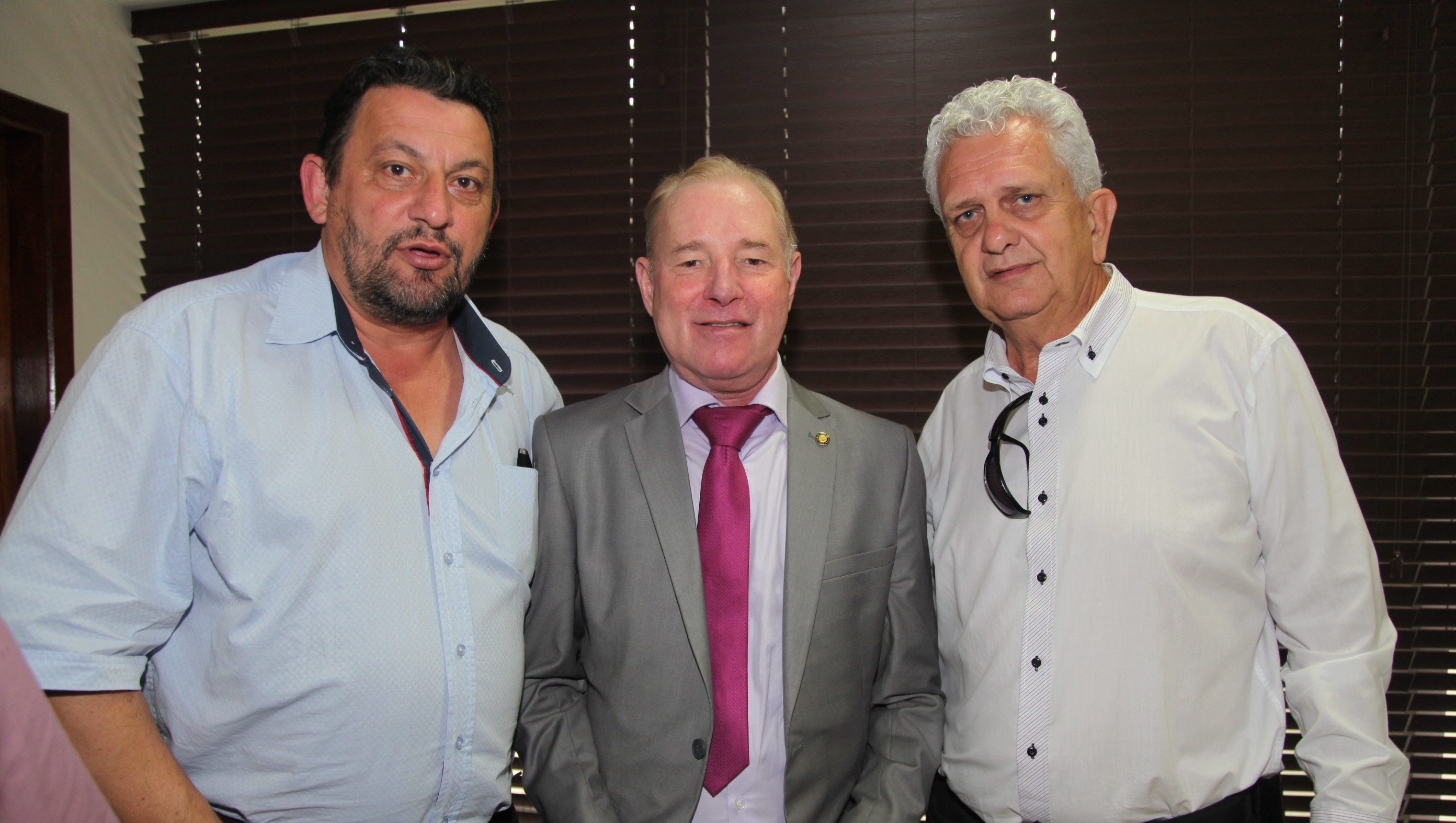 Presidente Aldo Schneider Recebe Prefeitos da AMAVI, Associação dos Municípios do Alto Vale do Itajaí.