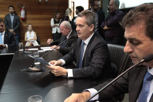 CCJ retoma os debates com a discussão de vetos do Governo