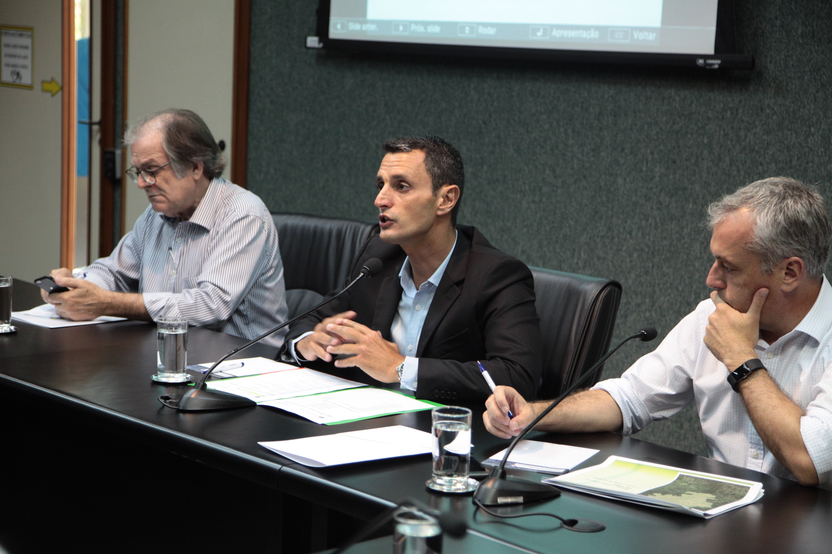 Reunião ampliada de Trabalho da Frente Parlamentar Catarinense em conjunto com a Comissão de Transportes e Desenvolvimento Urbano para tratar do assunto Parque Nacional da Serra Catarinense.
