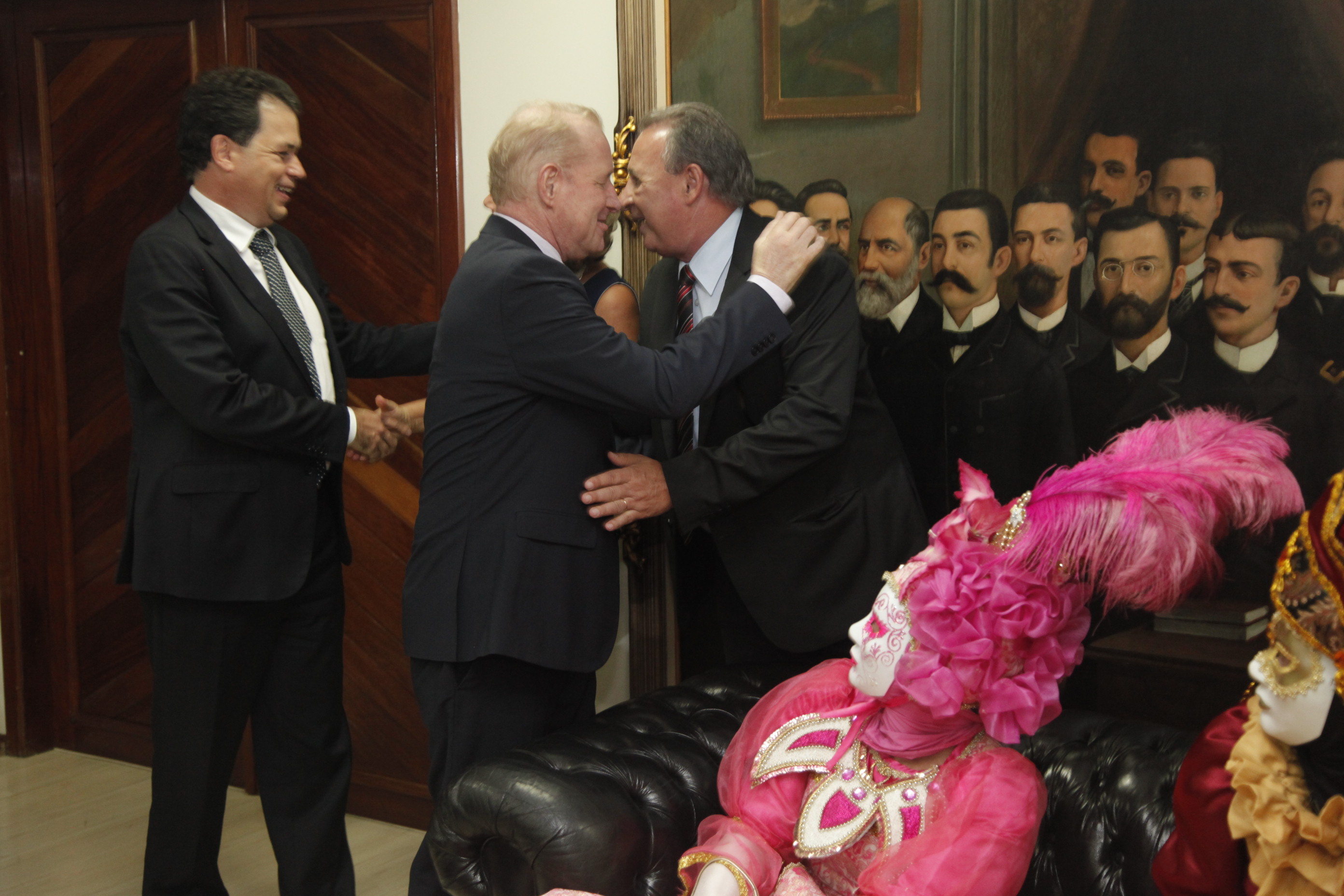 Presidente Aldo Schneider Recebe Divulgação do Carnaval de Nova Veneza.