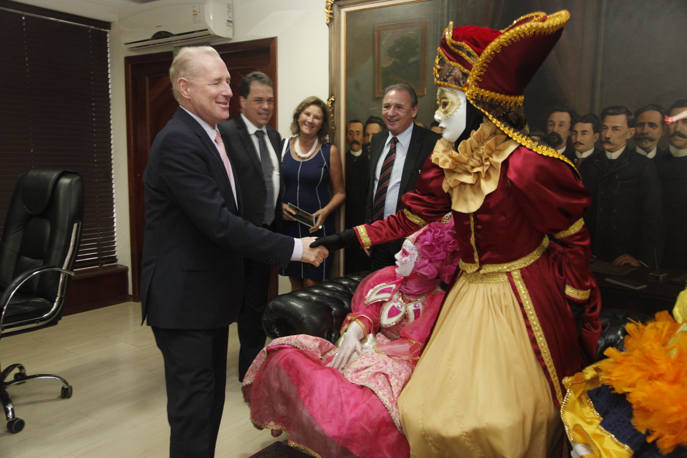 Presidente Aldo Schneider Recebe Divulgação do Carnaval de Nova Veneza.