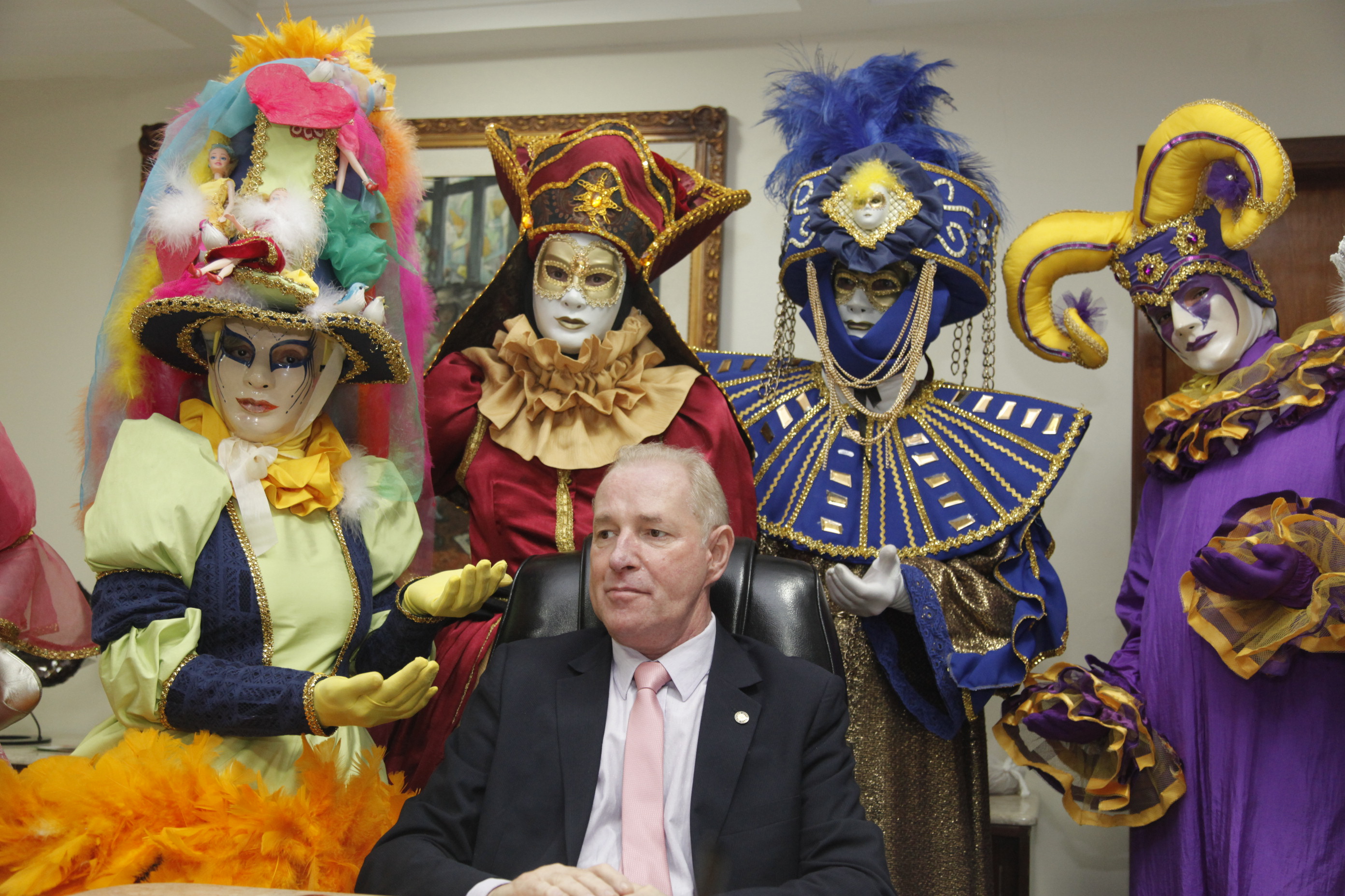Presidente Aldo Schneider Recebe Divulgação do Carnaval de Nova Veneza.