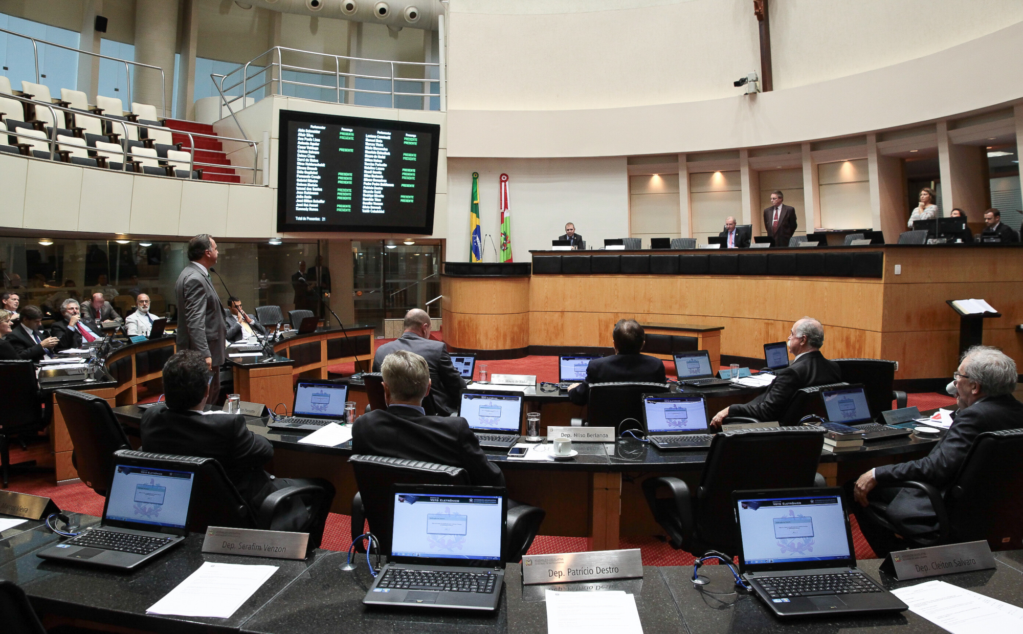 Direitos das mulheres ganham mais espaço nas discussões do Parlamento catarinense