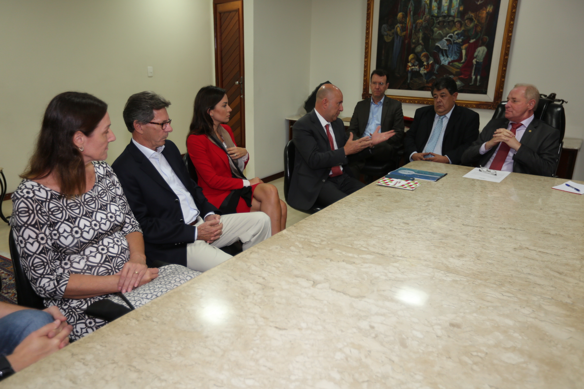 Presidente da Alesc, Aldo Schneider, Reúne-se com Representantes de Veículos da Acaert.