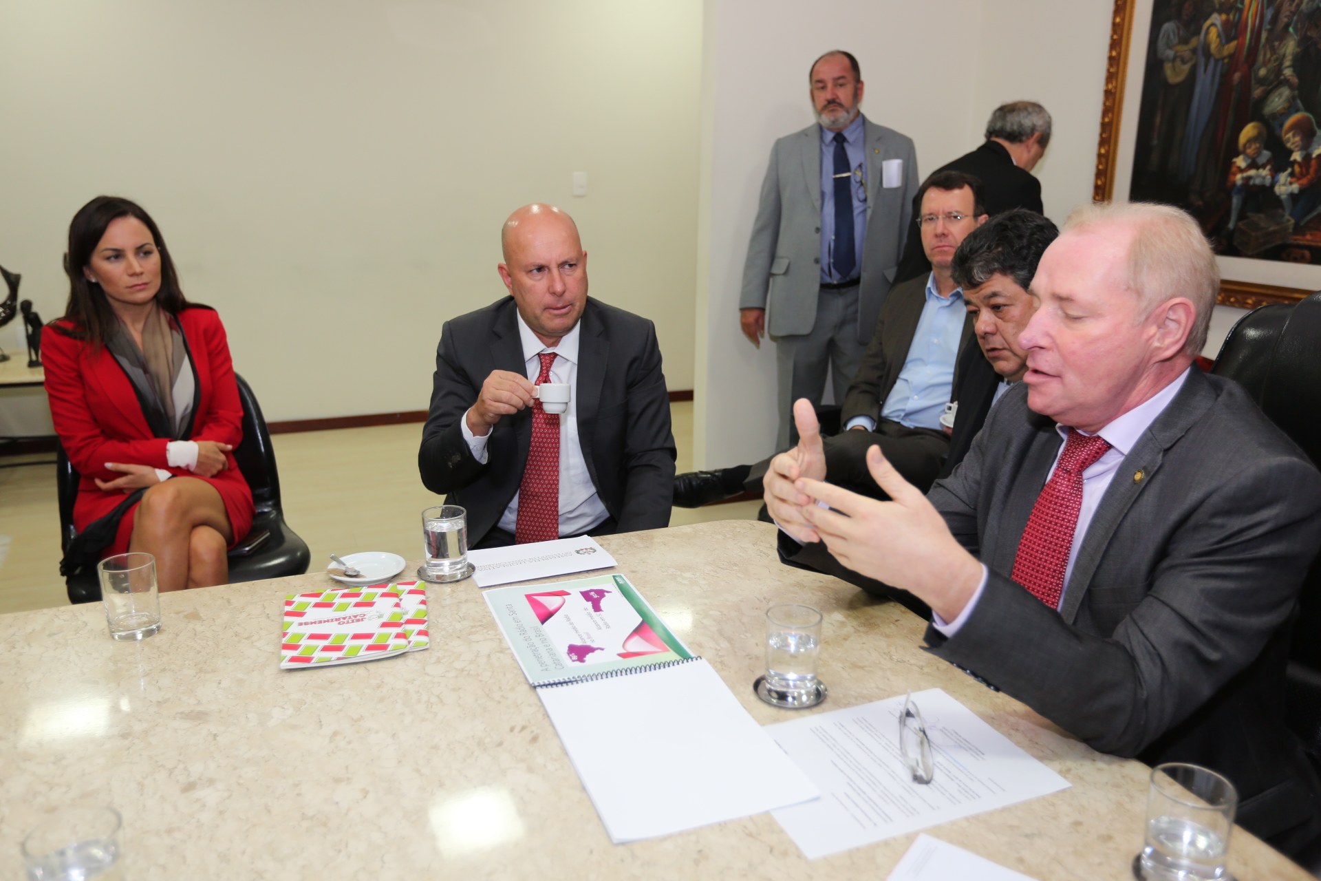 Presidente da Alesc, Aldo Schneider, Reúne-se com Representantes de Veículos da Acaert.