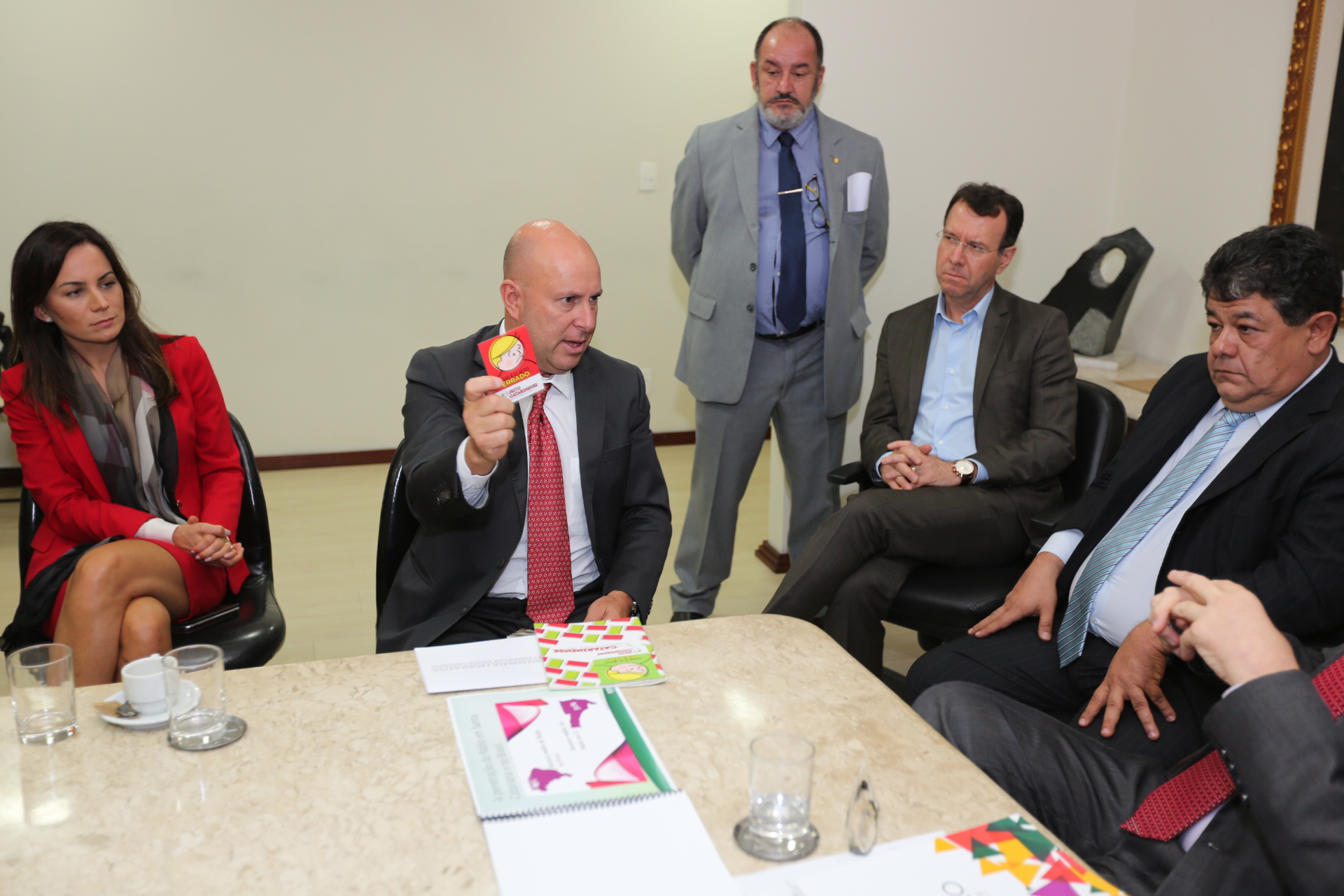Presidente da Alesc, Aldo Schneider, Reúne-se com Representantes de Veículos da Acaert.