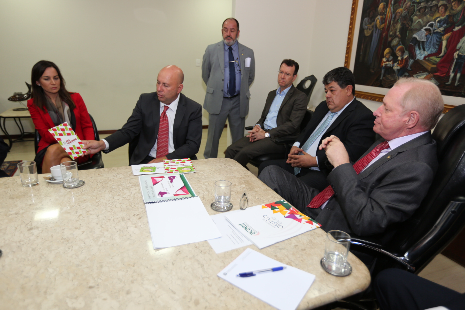 Presidente da Alesc, Aldo Schneider, Reúne-se com Representantes de Veículos da Acaert.