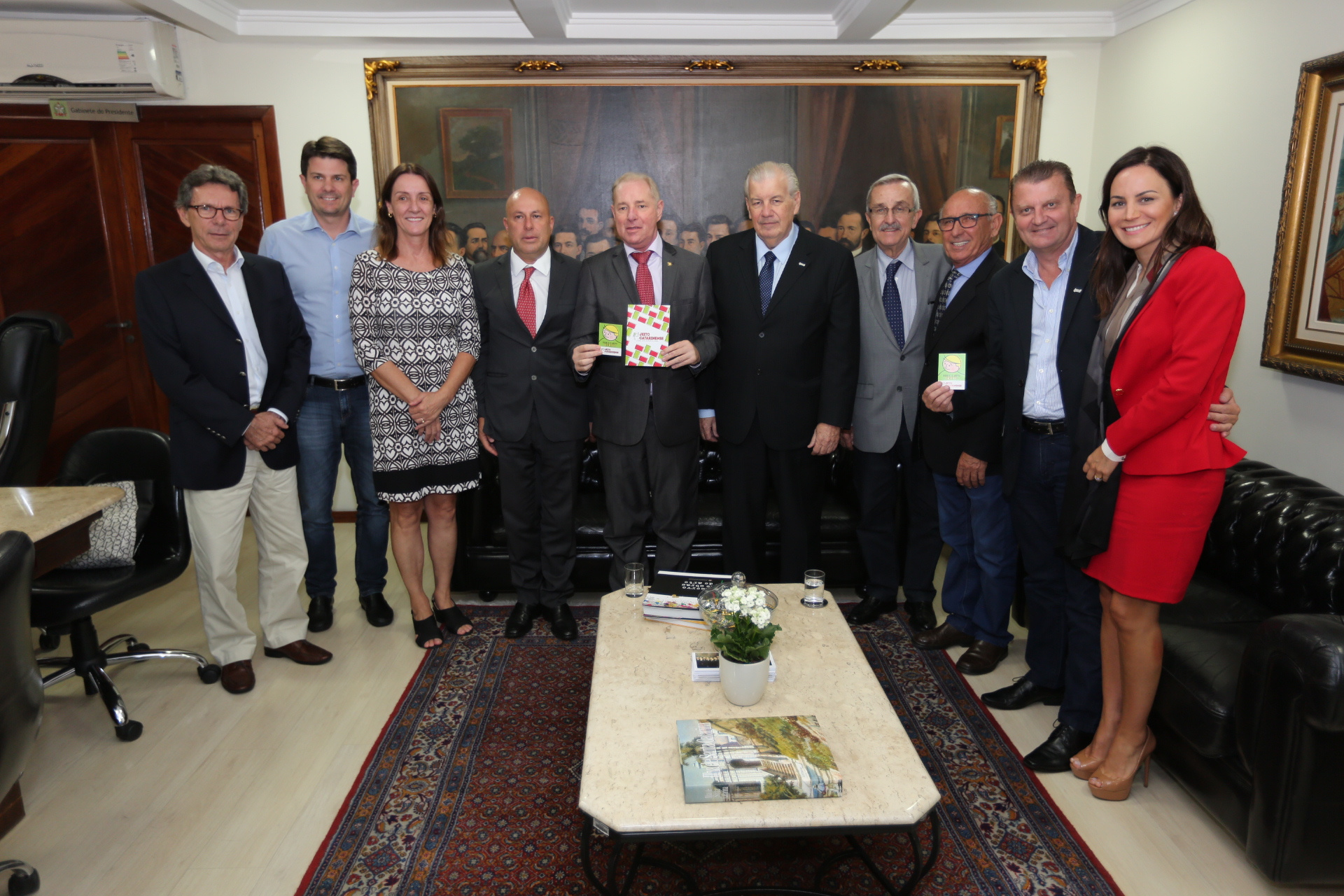 Presidente da Alesc, Aldo Schneider, Reúne-se com Representantes de Veículos da Acaert.