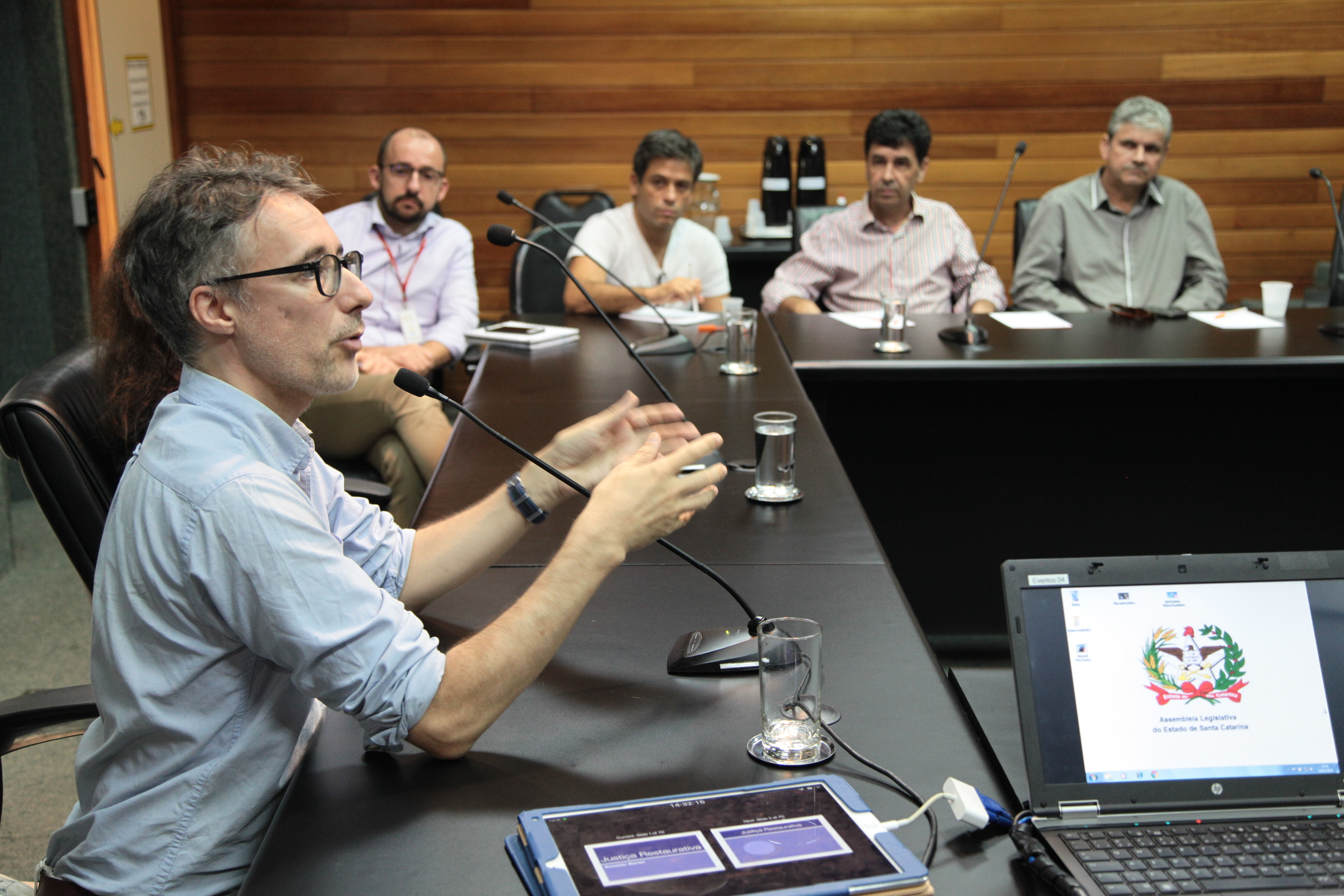 Palestra sobre a Justiça Restaurativa e a rede de Direitos humanos de Santa Catarina