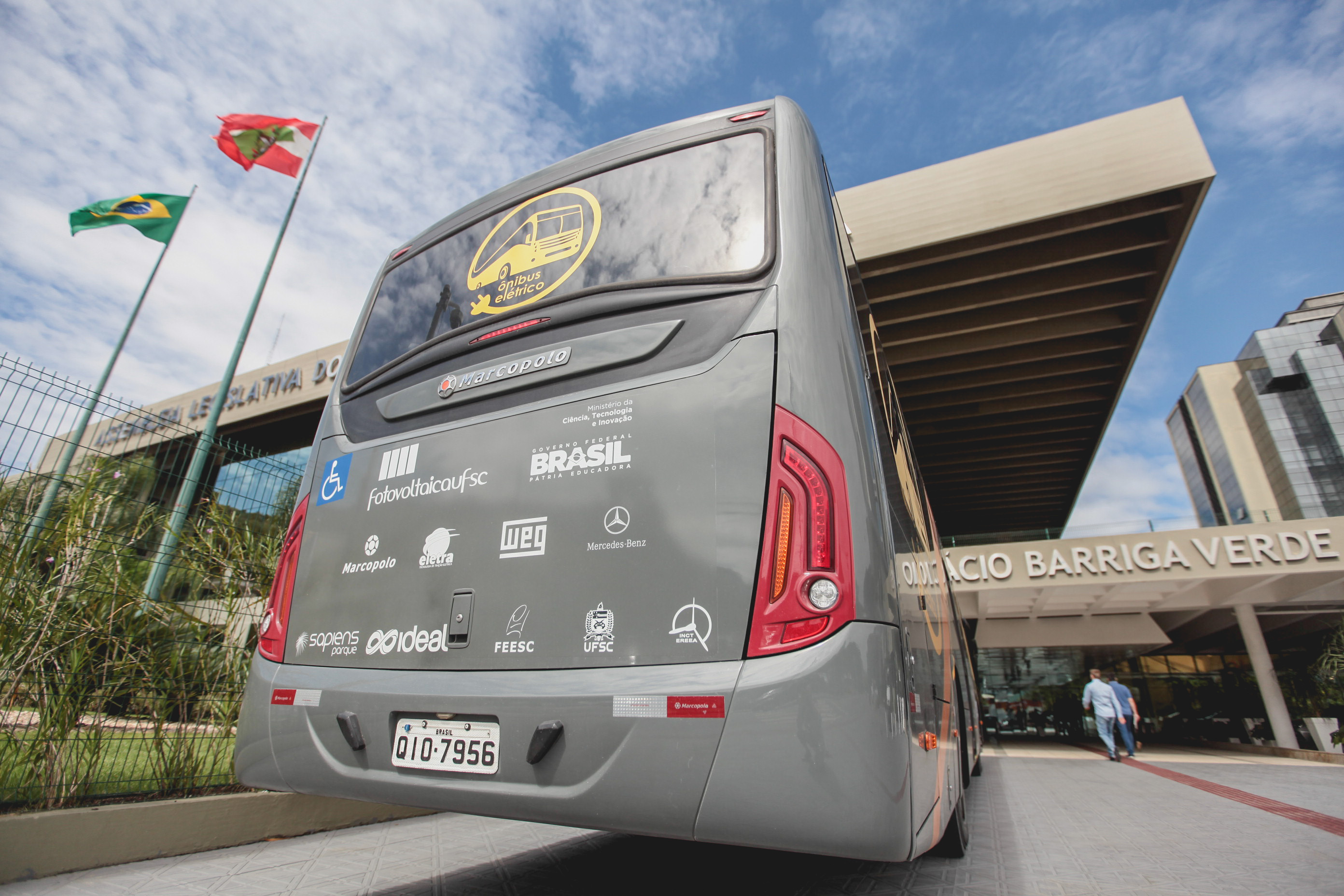 Ônibus Elétrico Alimentado por Energia Solar da UFSC.