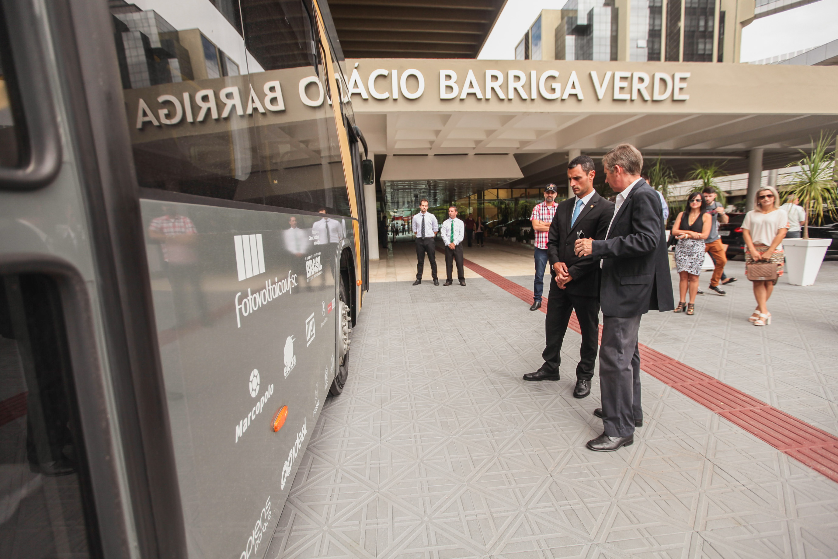 Ônibus Elétrico Alimentado por Energia Solar da UFSC.