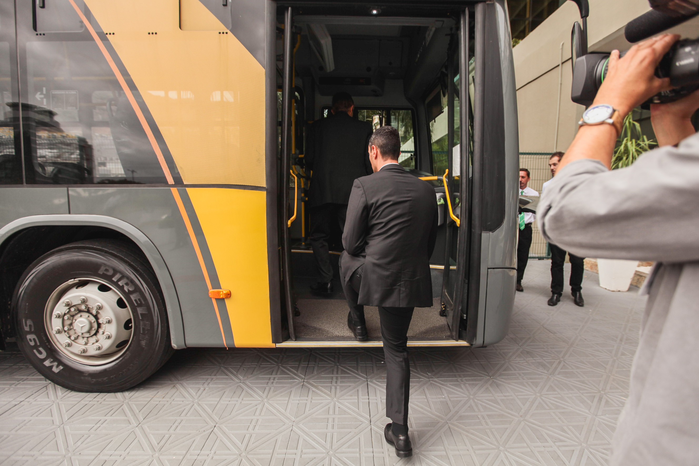 Ônibus Elétrico Alimentado por Energia Solar da UFSC.