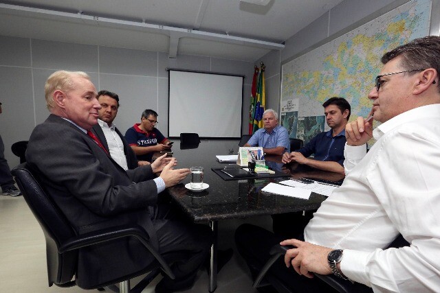 Deputado Aldo Schneider participa de audiência na Secretaria de Saúde