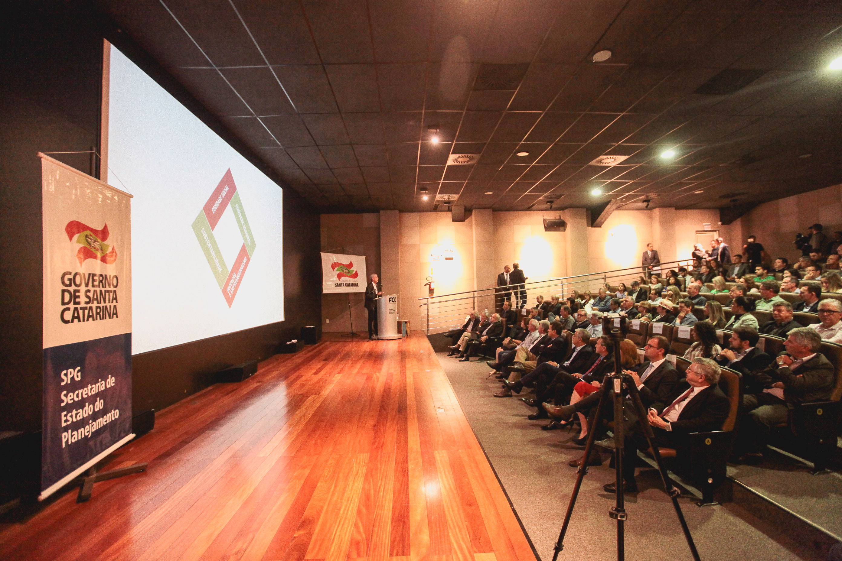 Plano de Desenvolvimento Santa Catarina 2030.