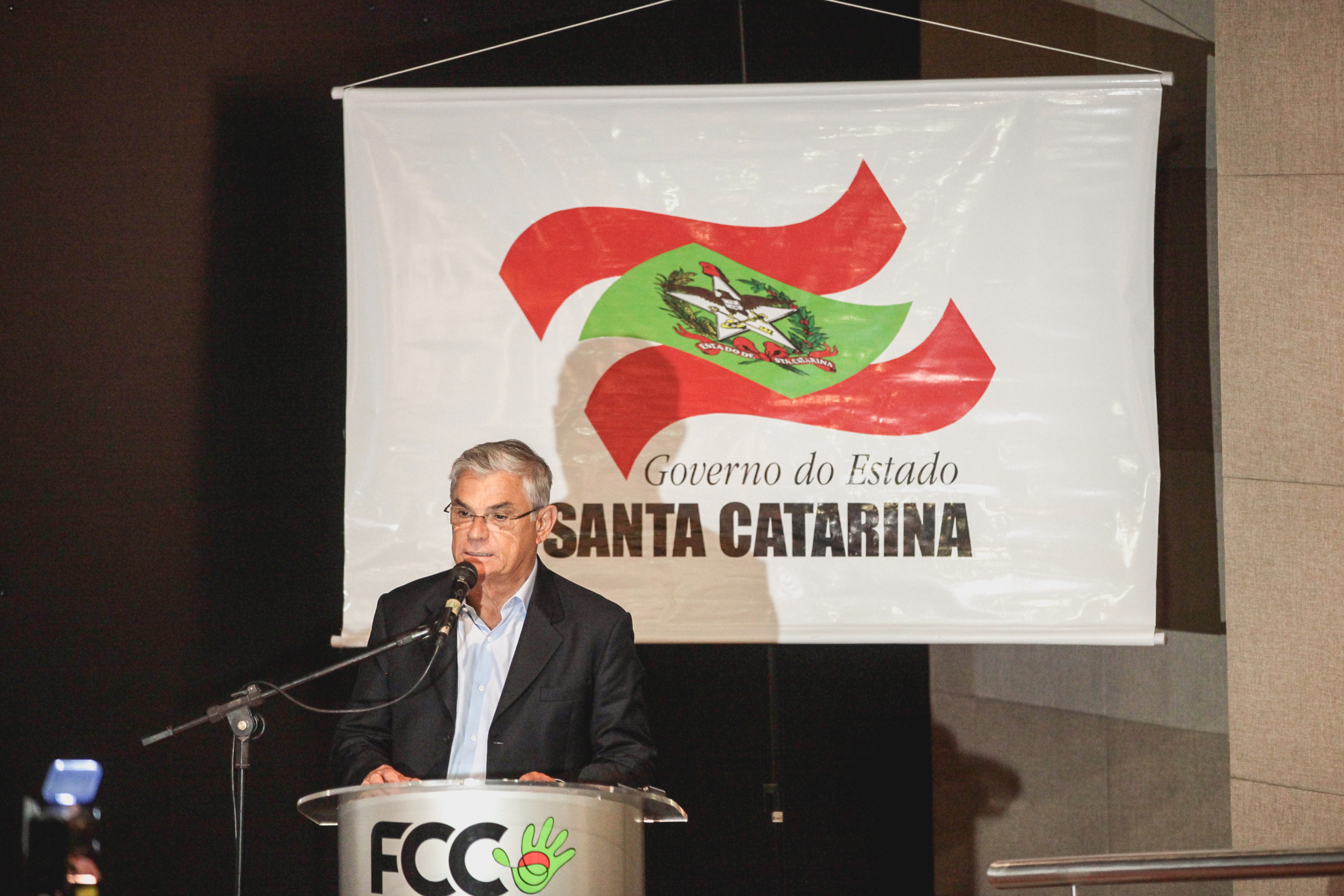 Governador Eduardo Pinho Moreira. Plano de Desenvolvimento Santa Catarina 2030.