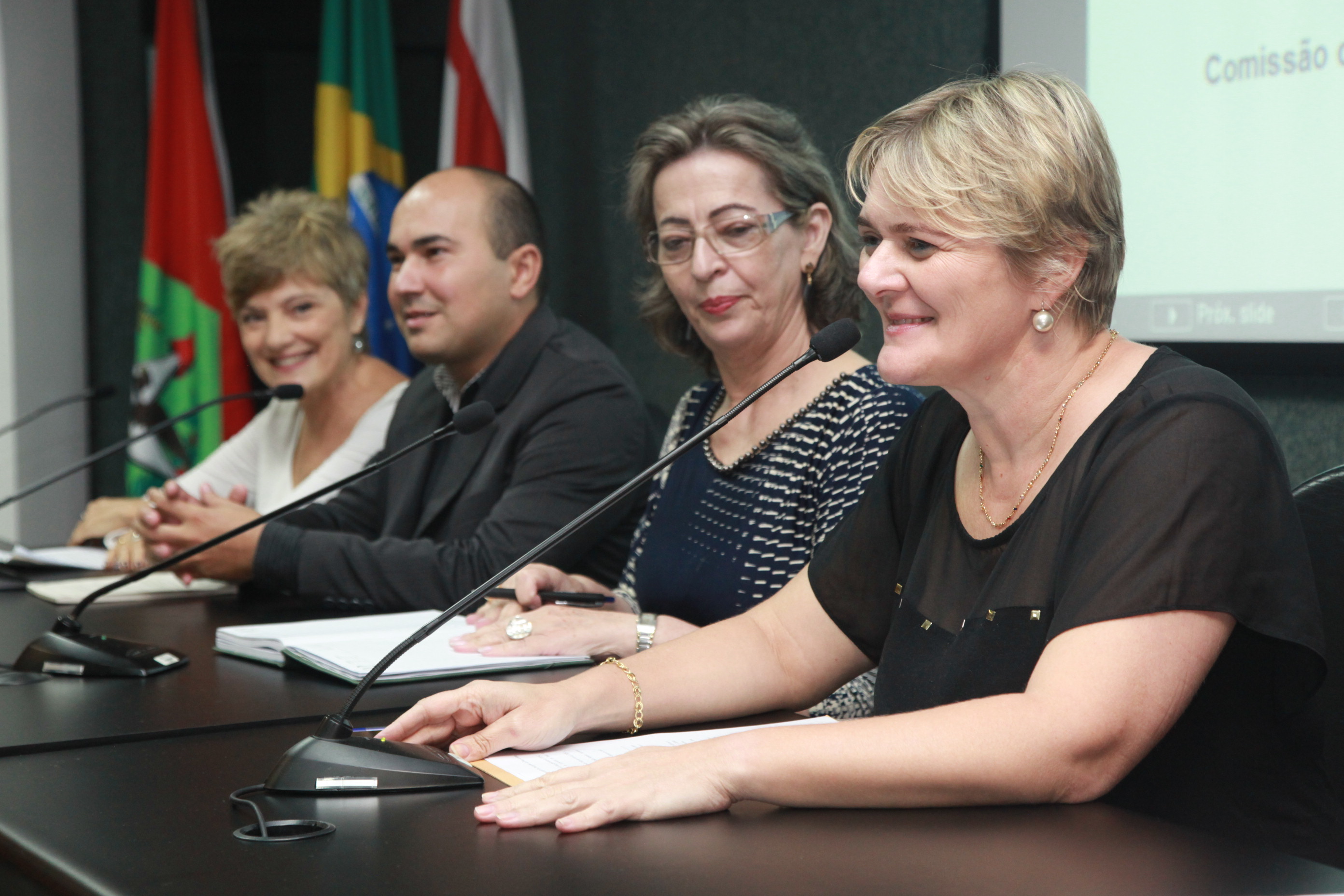 Comissão de Educação Promove Audiência Pública para Tratar da Implantação do Curso de Dança no CEART.