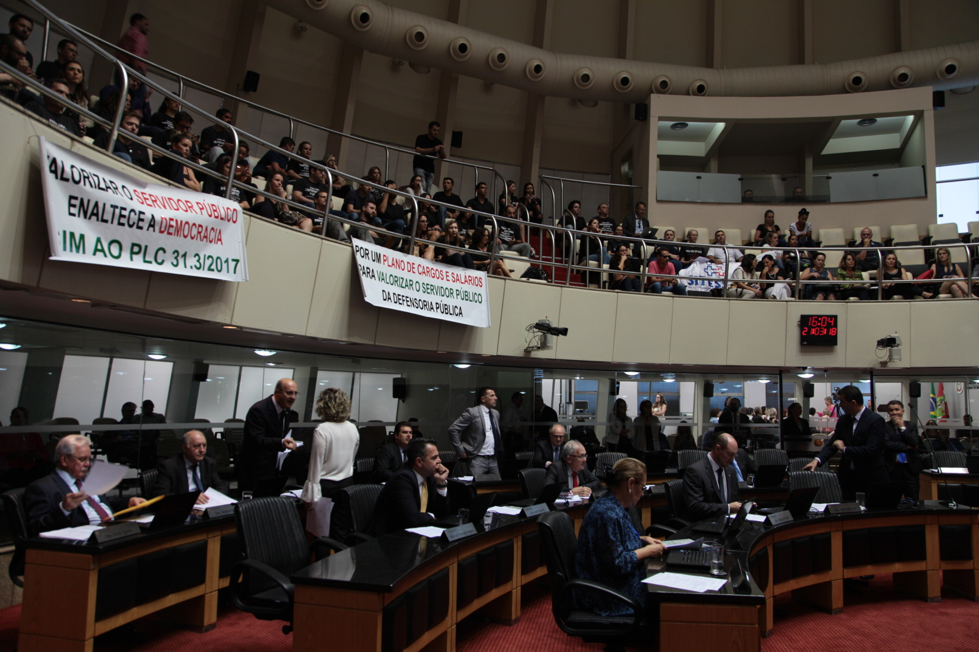 Pronunciamentos dos deputados na sessão desta quarta (21)