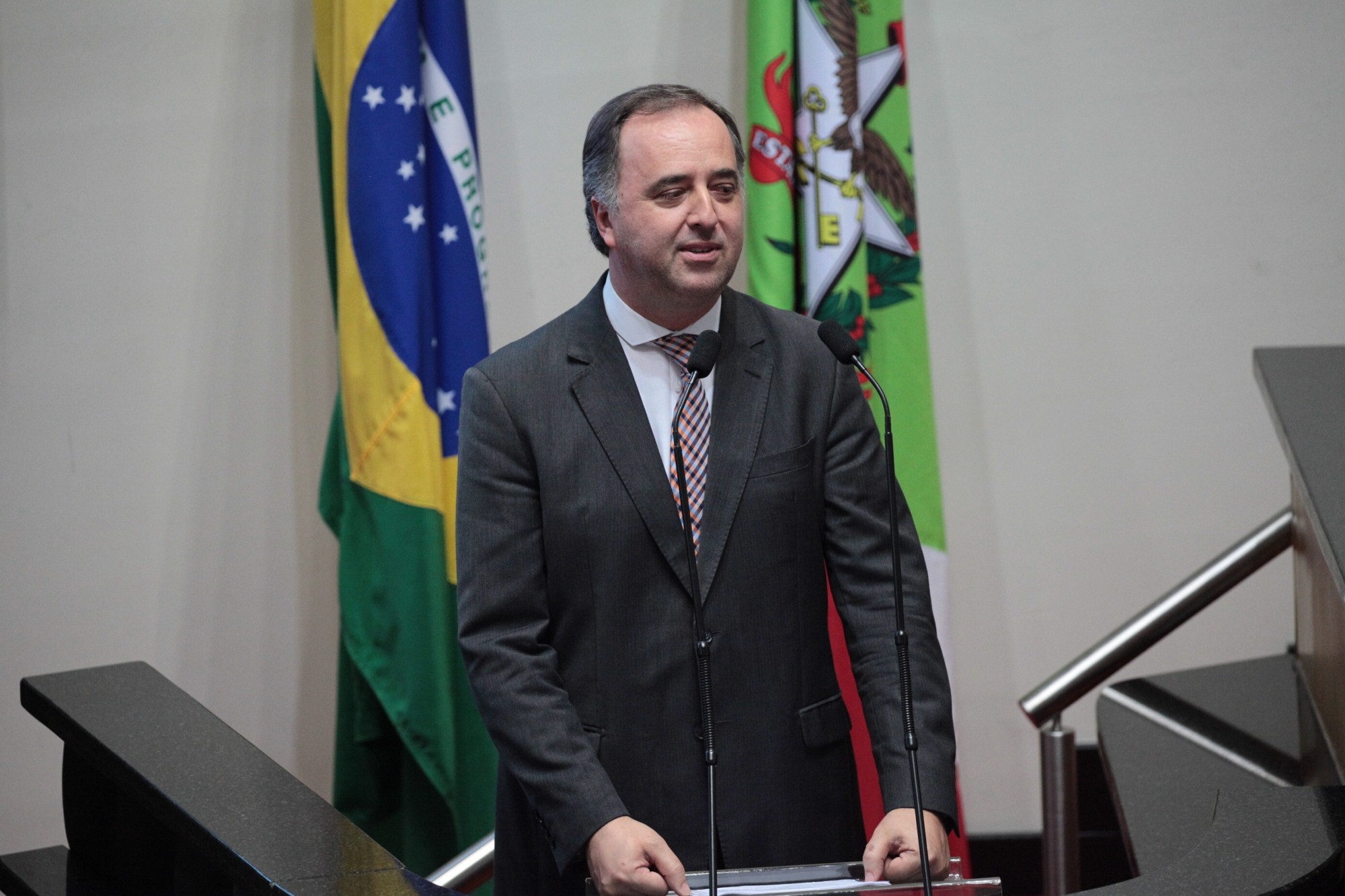 Pronunciamentos dos deputados na sessão desta quarta (28)