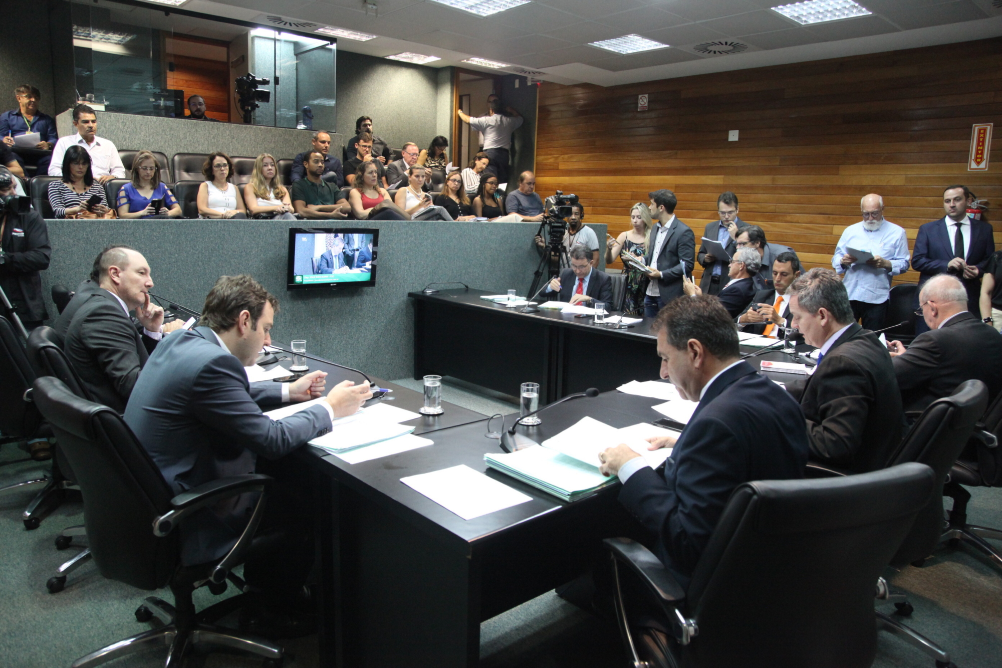 CCJ aprova PL que veda cursos a distância para enfermagem