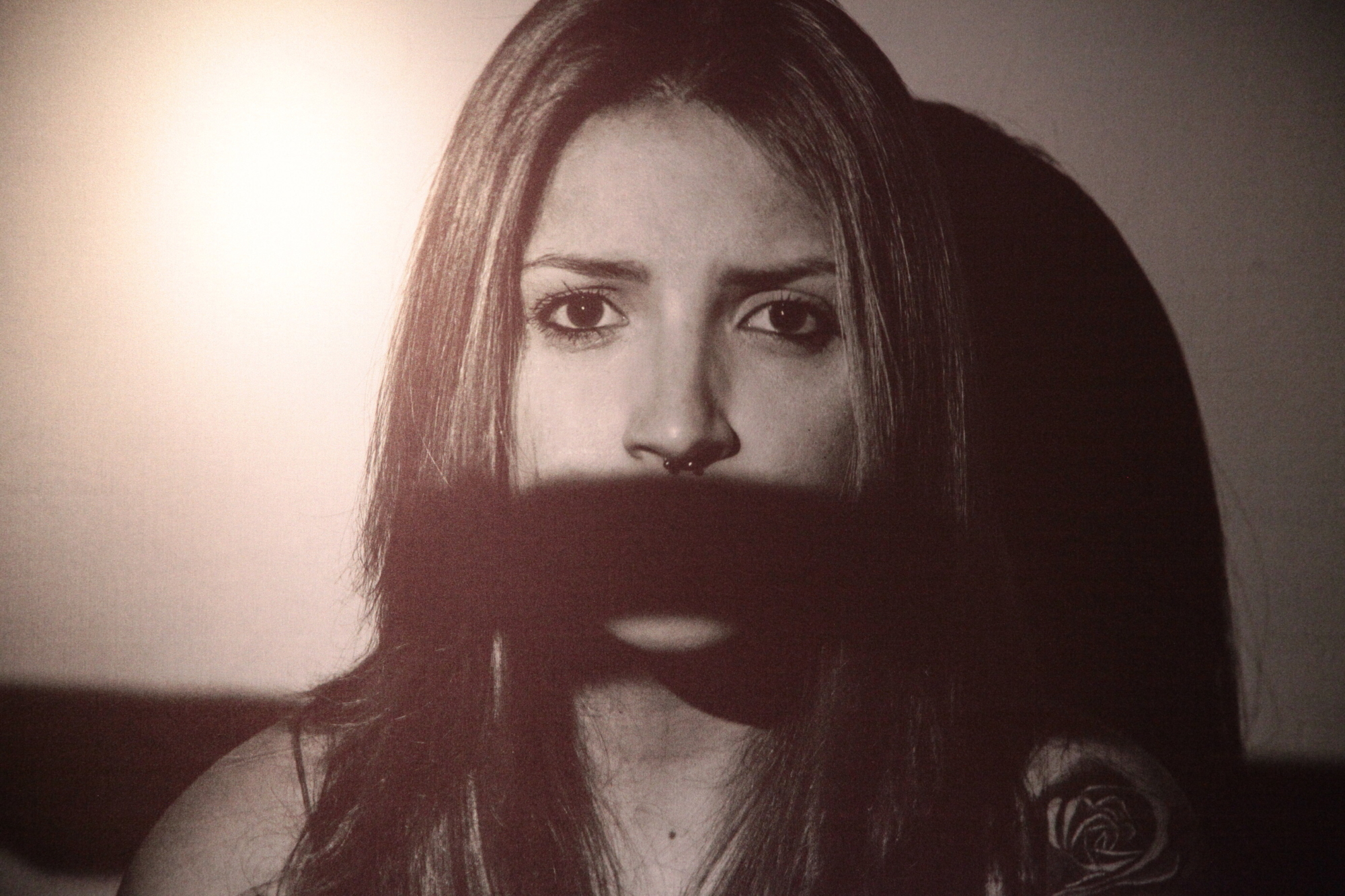 Mostra fotográfica busca prevenir casos de violência contra a mulher