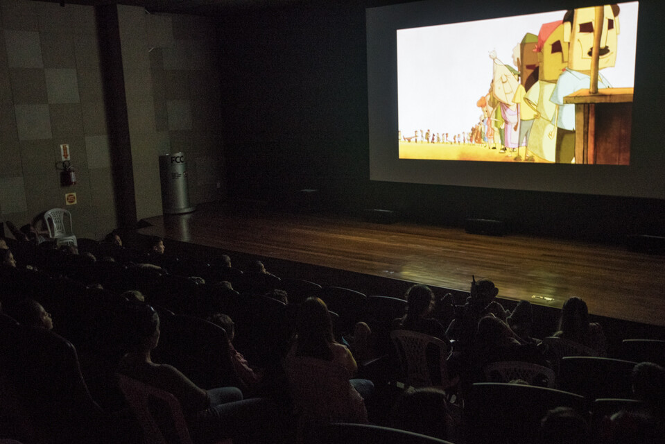 Projeto obriga cinemas a exibirem campanhas educativas