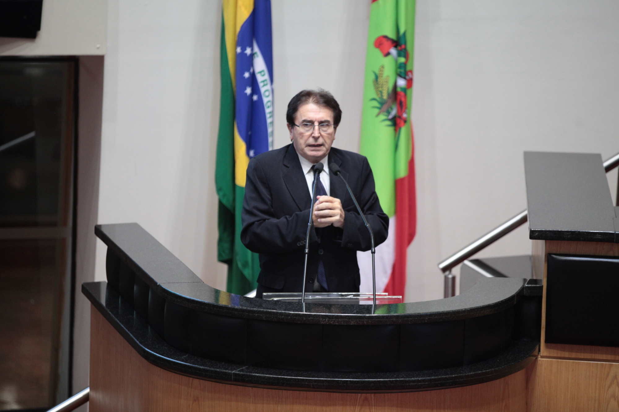Deputados criticam secretaria por não gastar R$ 6 mi em cirurgias eletivas