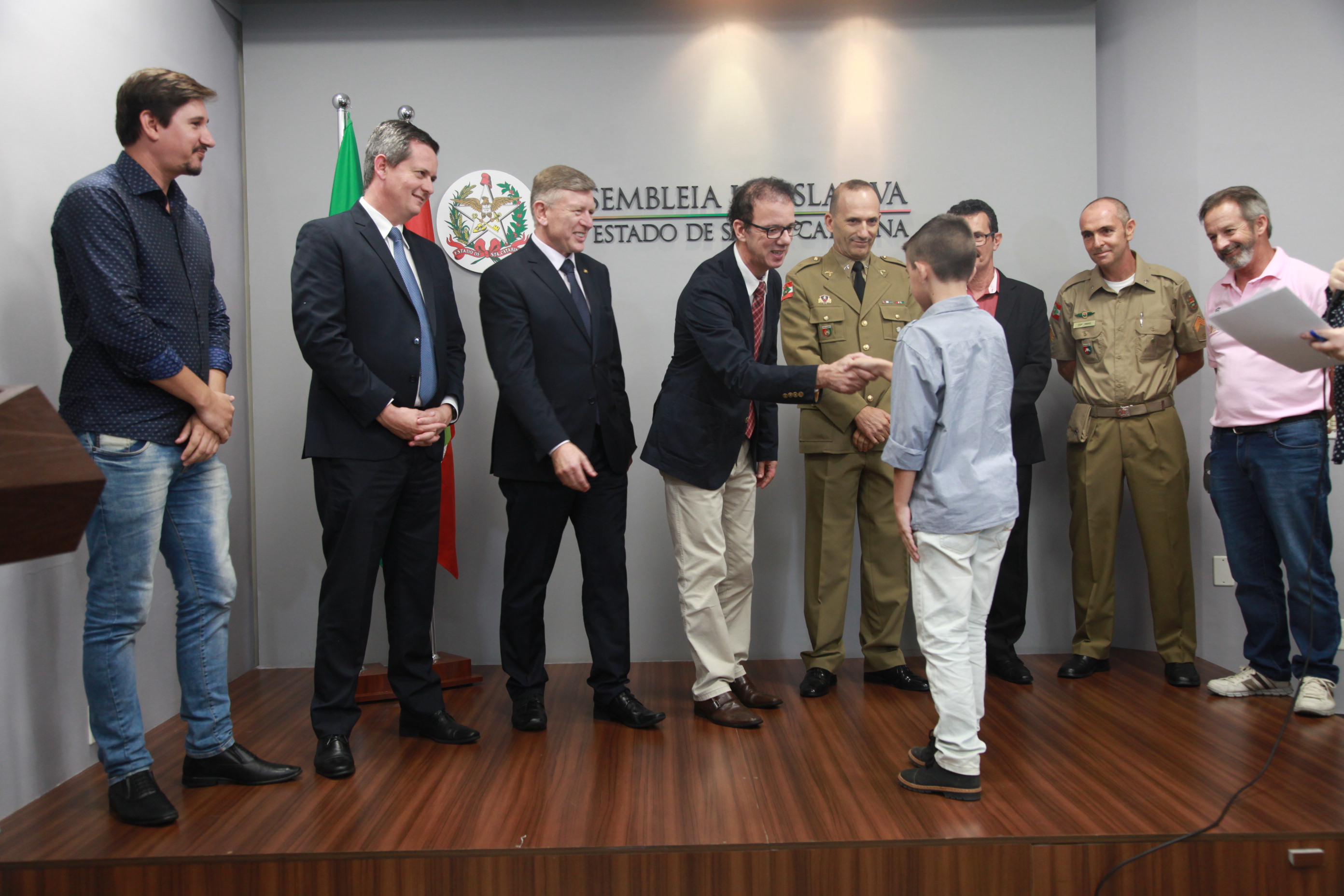 Policiais Militares são Homenageados por Ato de Bravura ao Salvar a Vida do Menino Pedro em 2008.